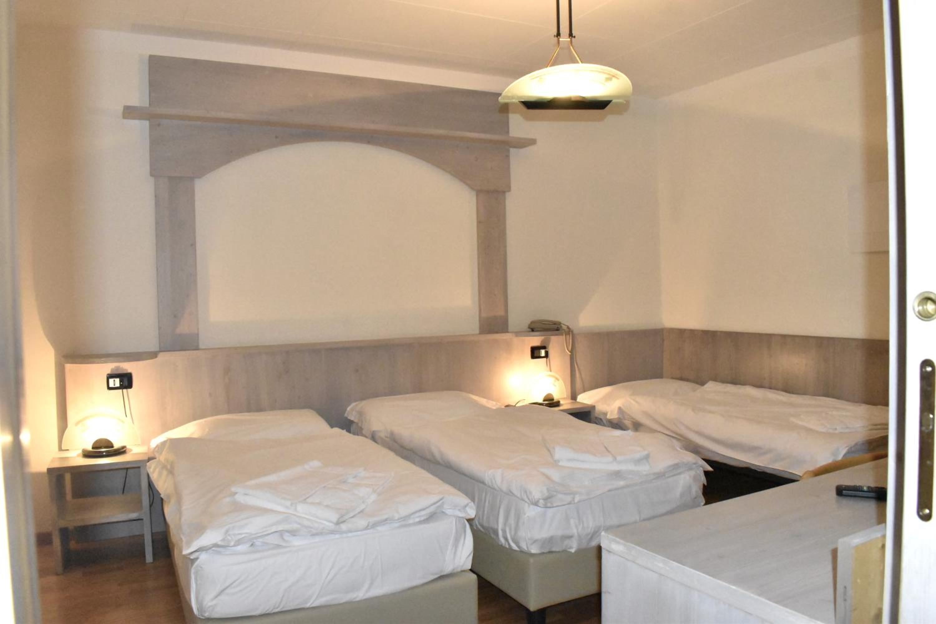 Standard Triple Room - Photo 3