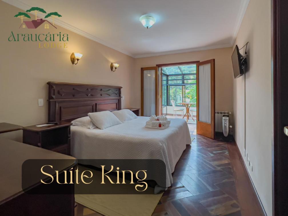 King Suite with Balcony photo 3