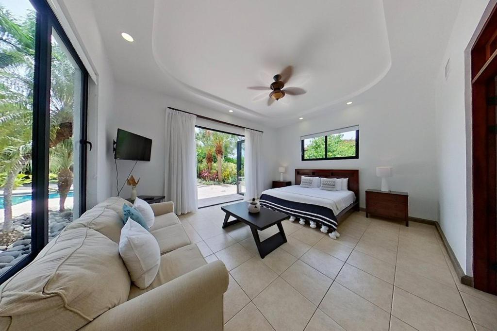 Four-Bedroom House photo 1