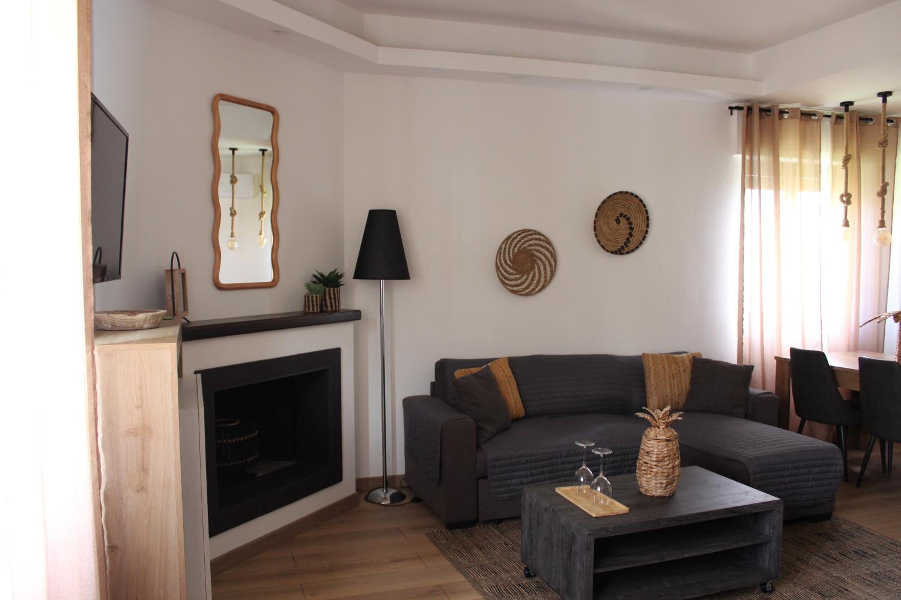 One-Bedroom Apartment photo 2