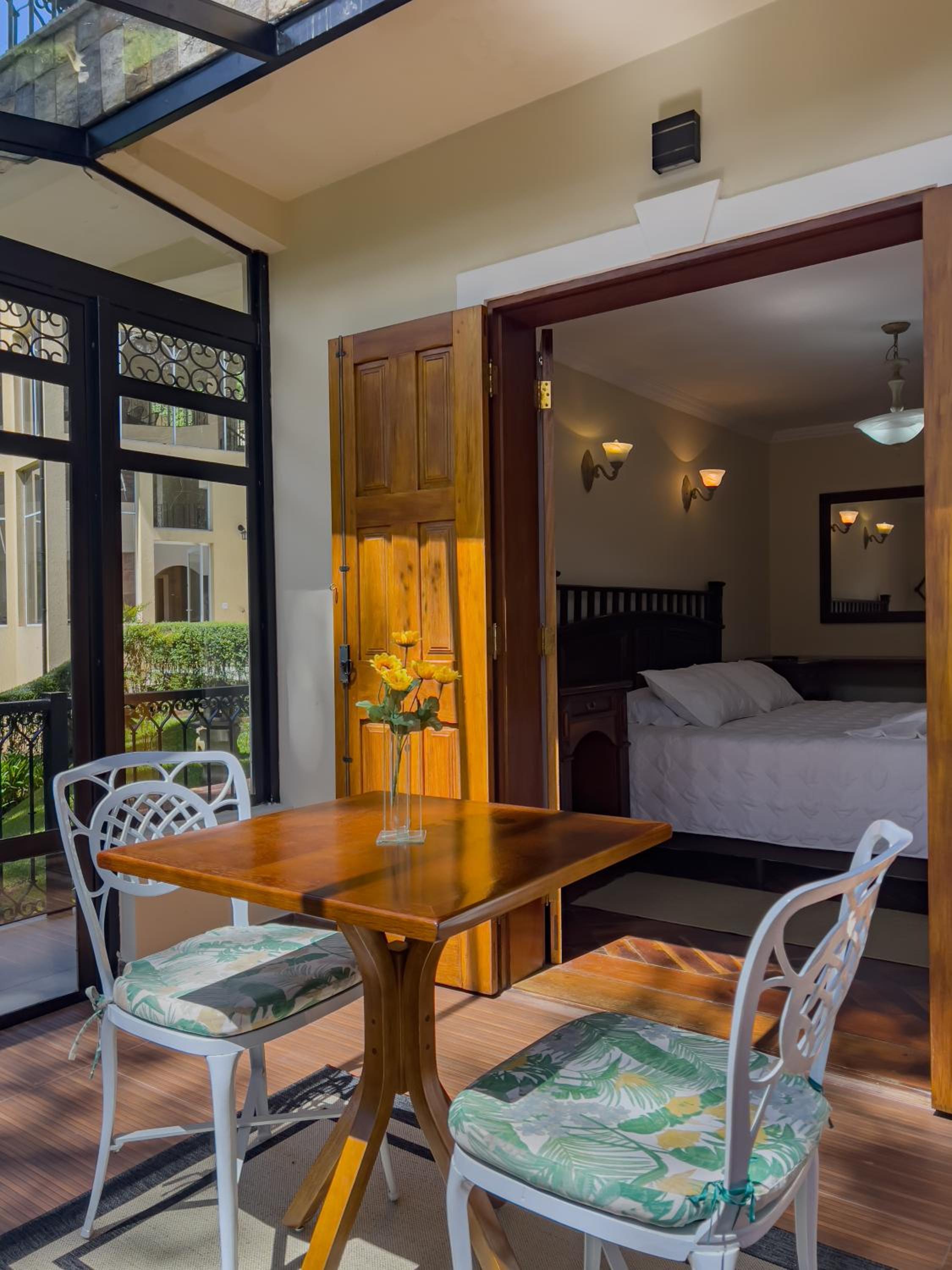 King Suite with Balcony photo 2