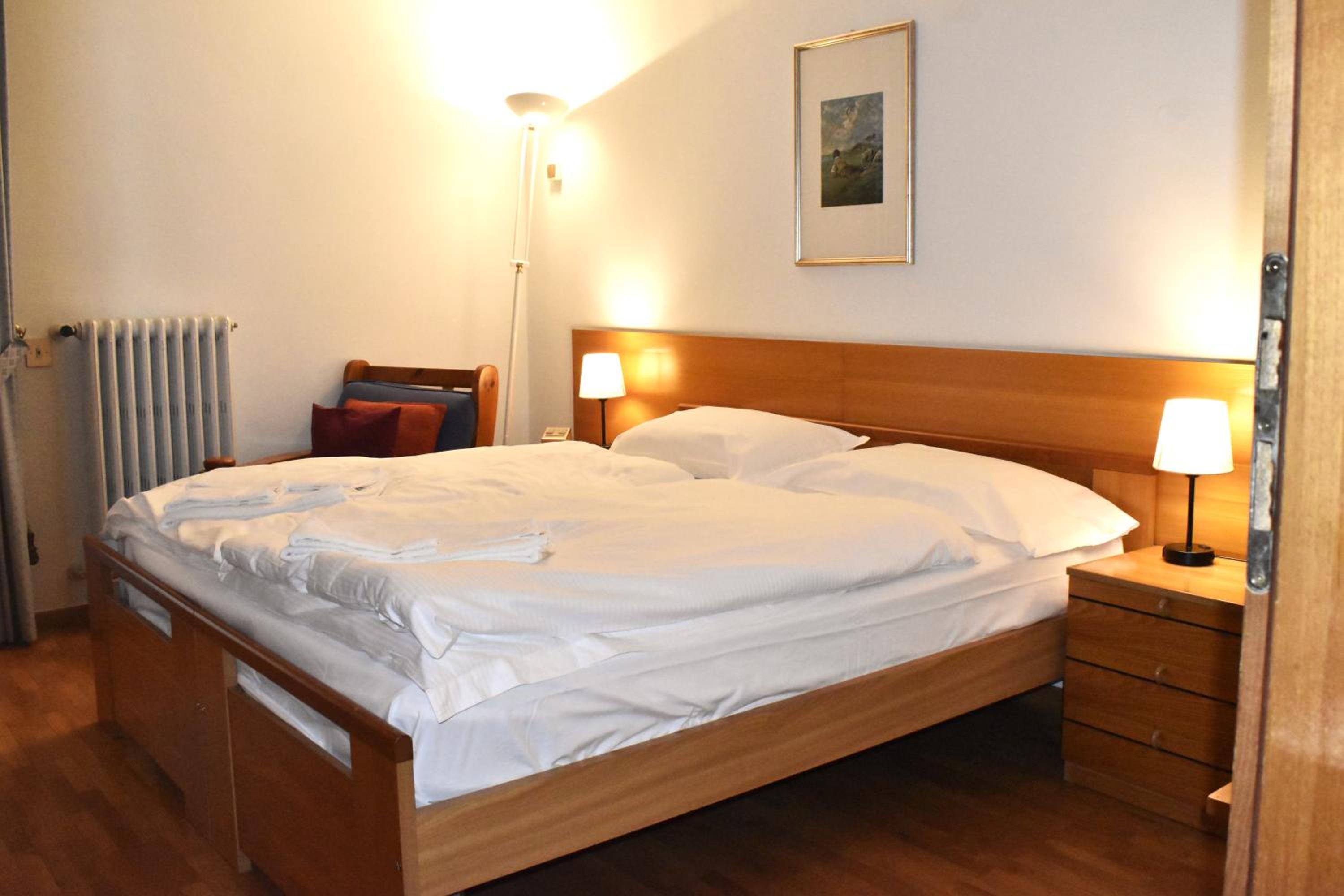 Double Room with Balcony - Photo 2