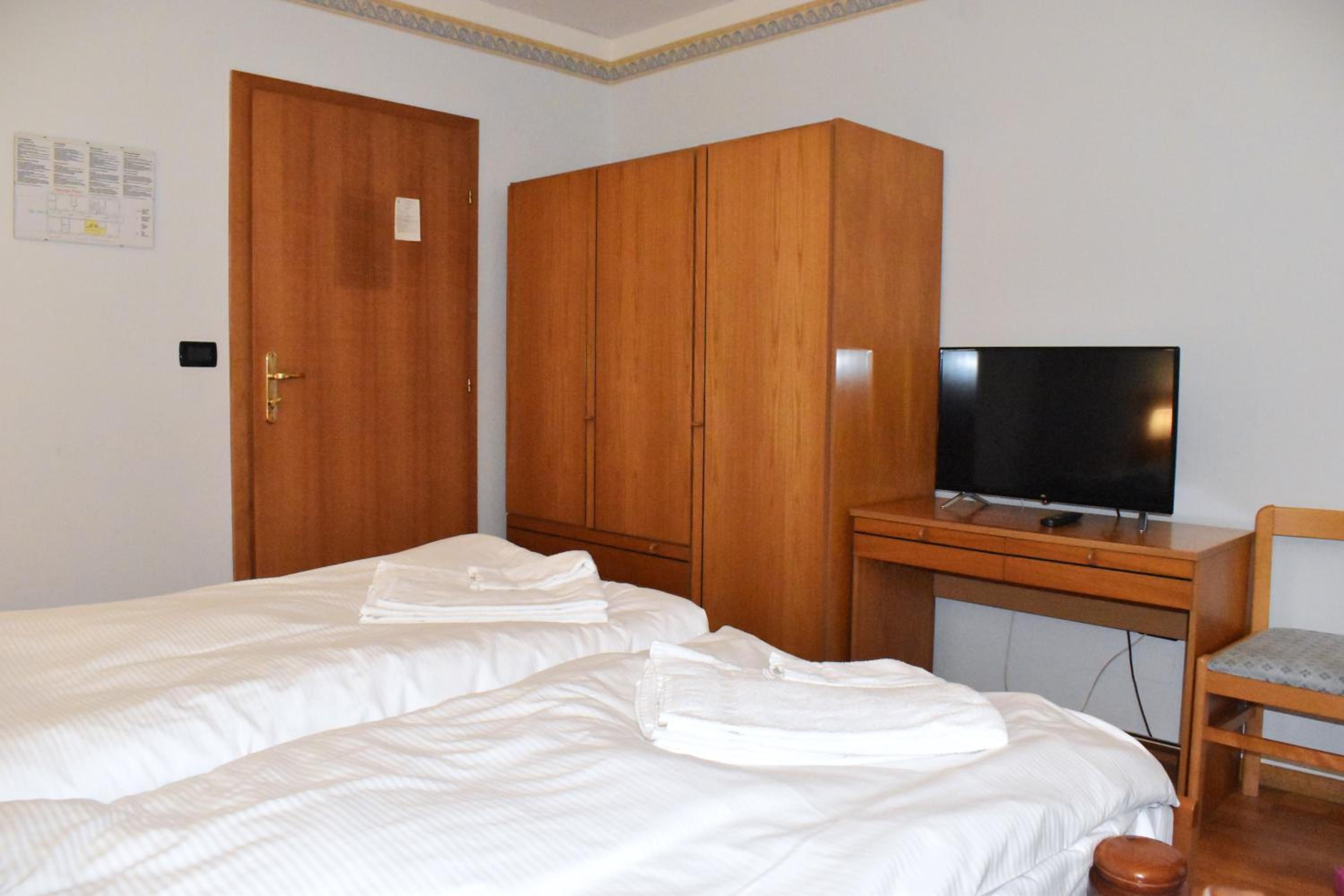 Double Room with Balcony - Photo 1