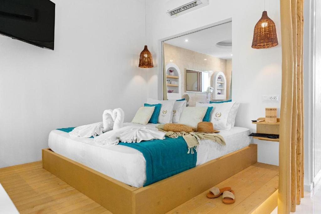 Luxury Ocean Front Suite With Private Pool And Whirlpool (Beachfront Building) photo 2