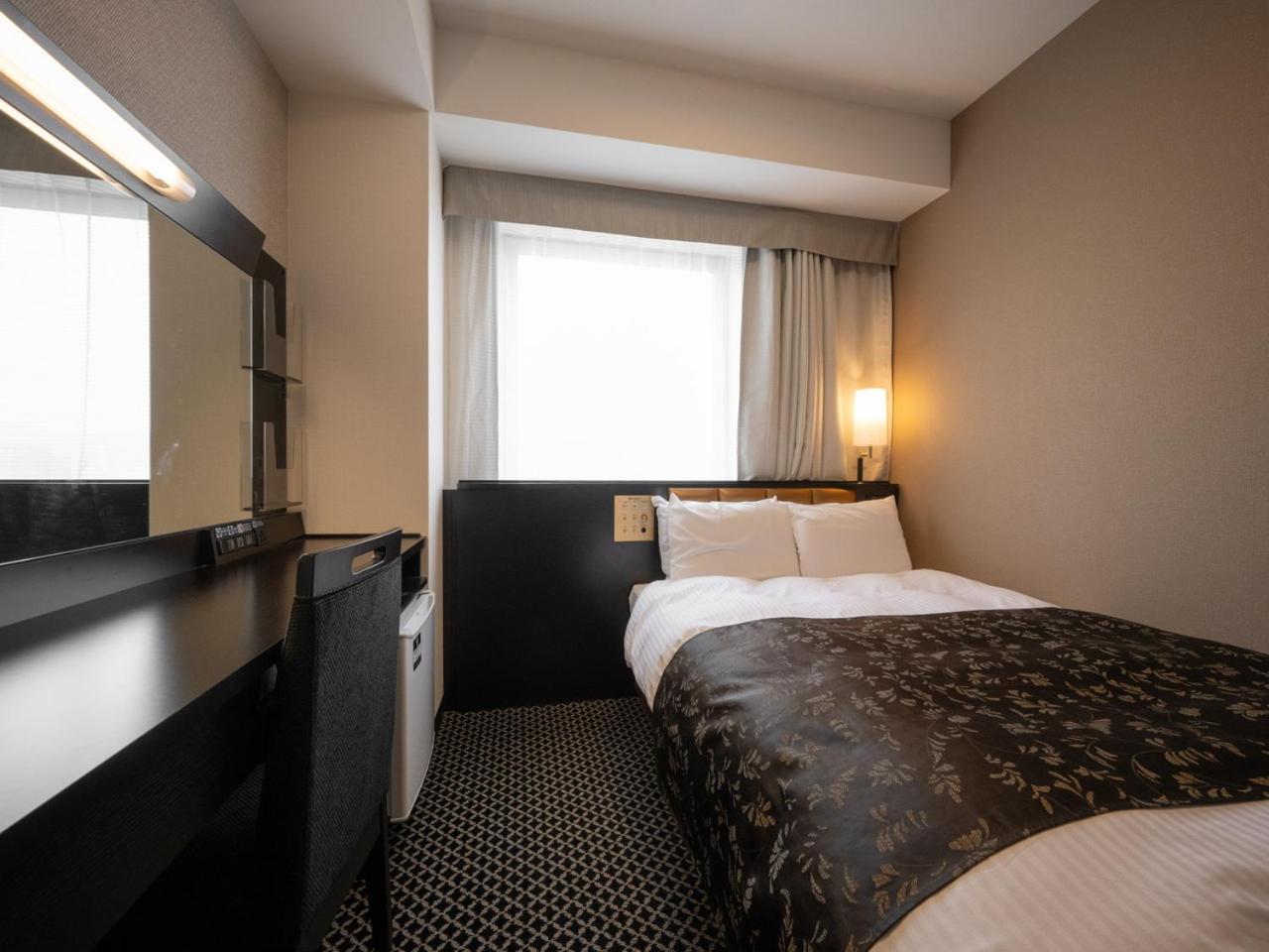 Double Room - Non-Smoking  - Photo 10