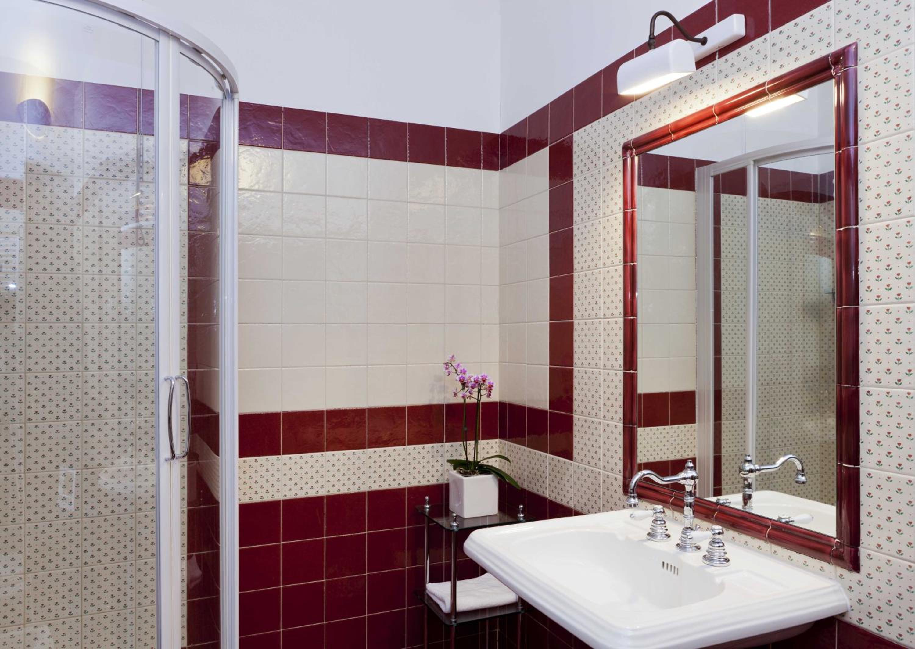 Double Room - Photo 5