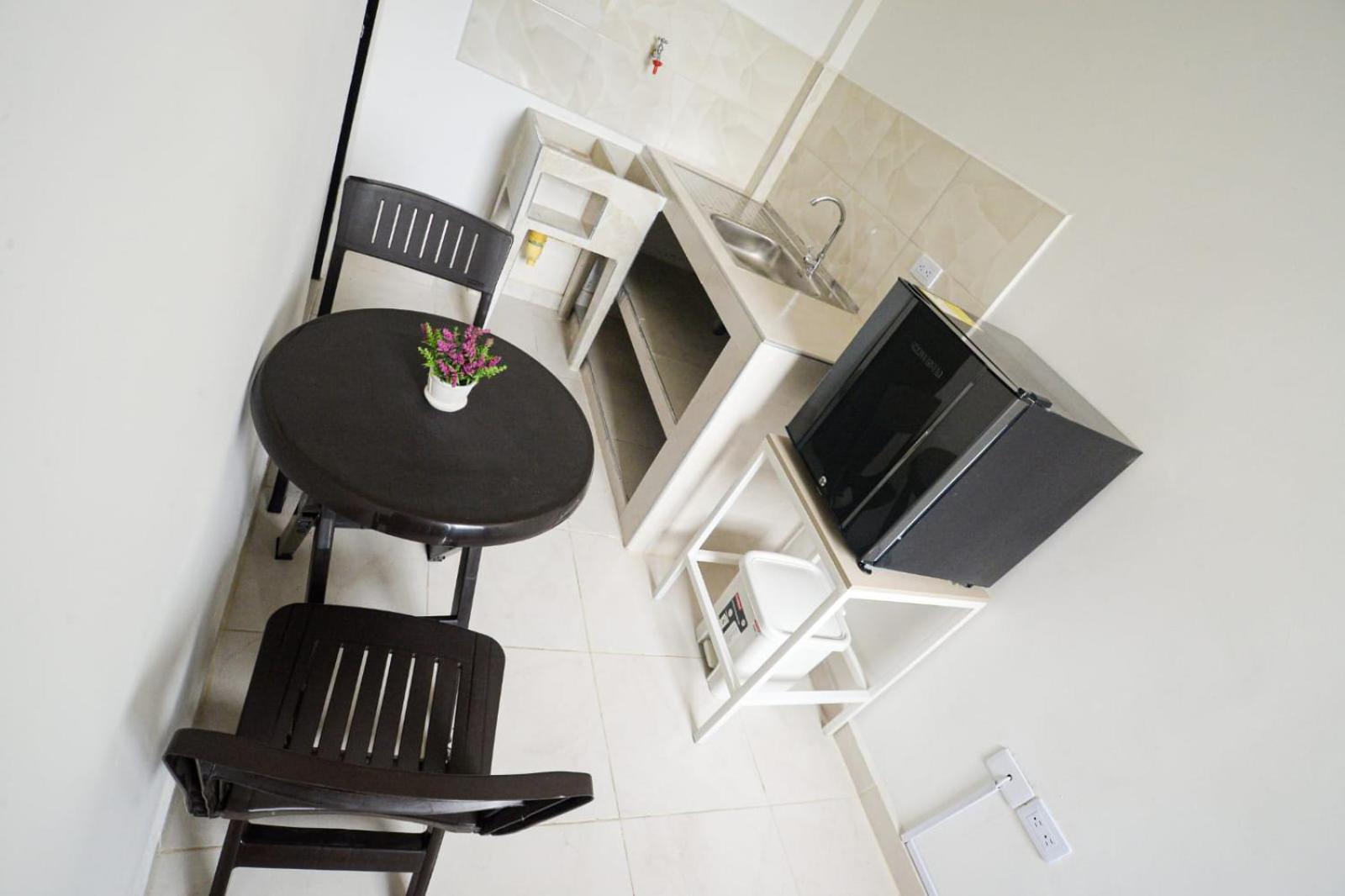 One-Bedroom Apartment photo 3