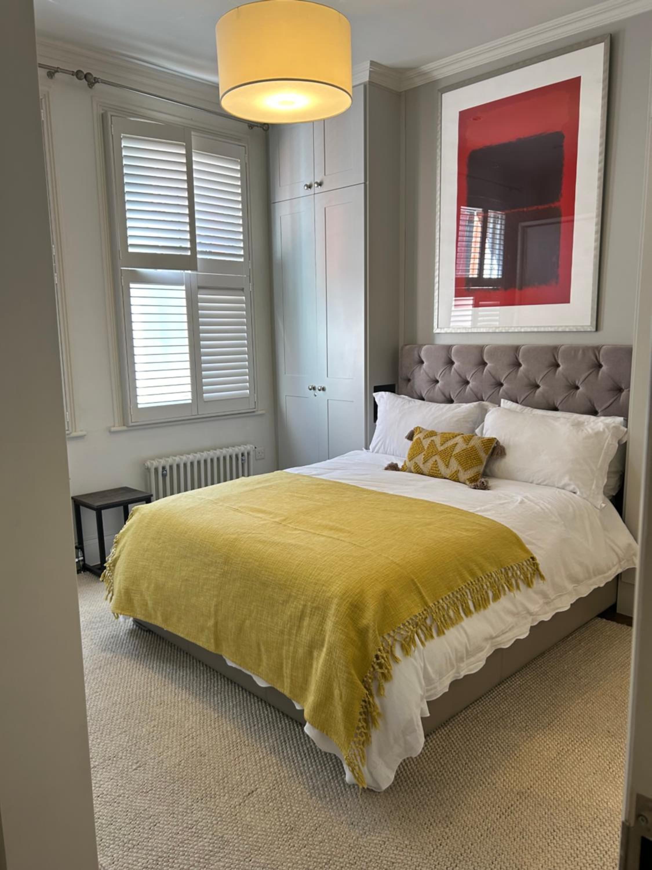One-Bedroom Apartment photo 1
