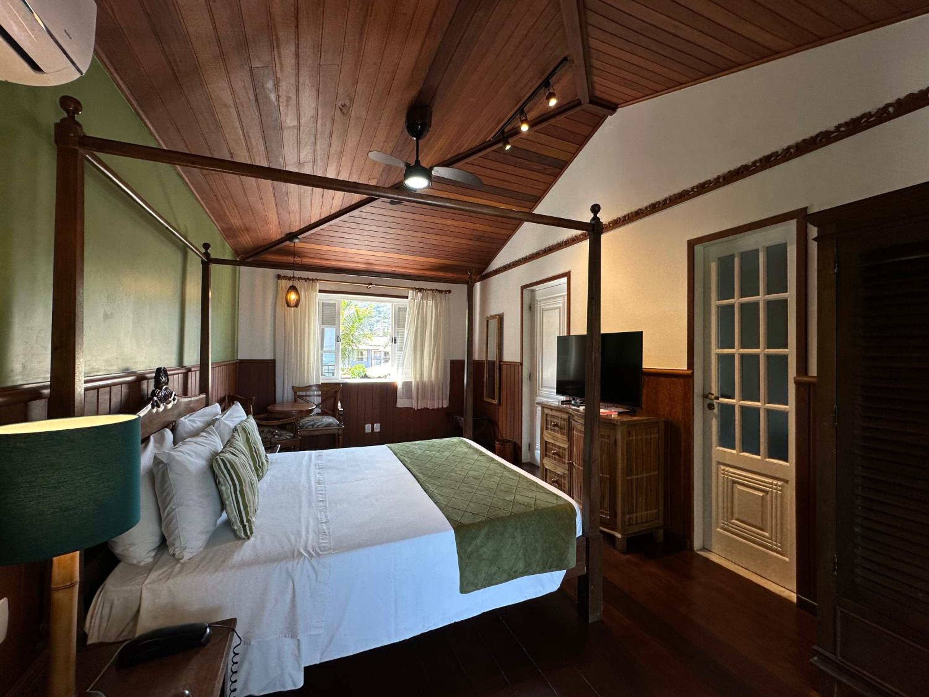 Double Room with Balcony and Sea View