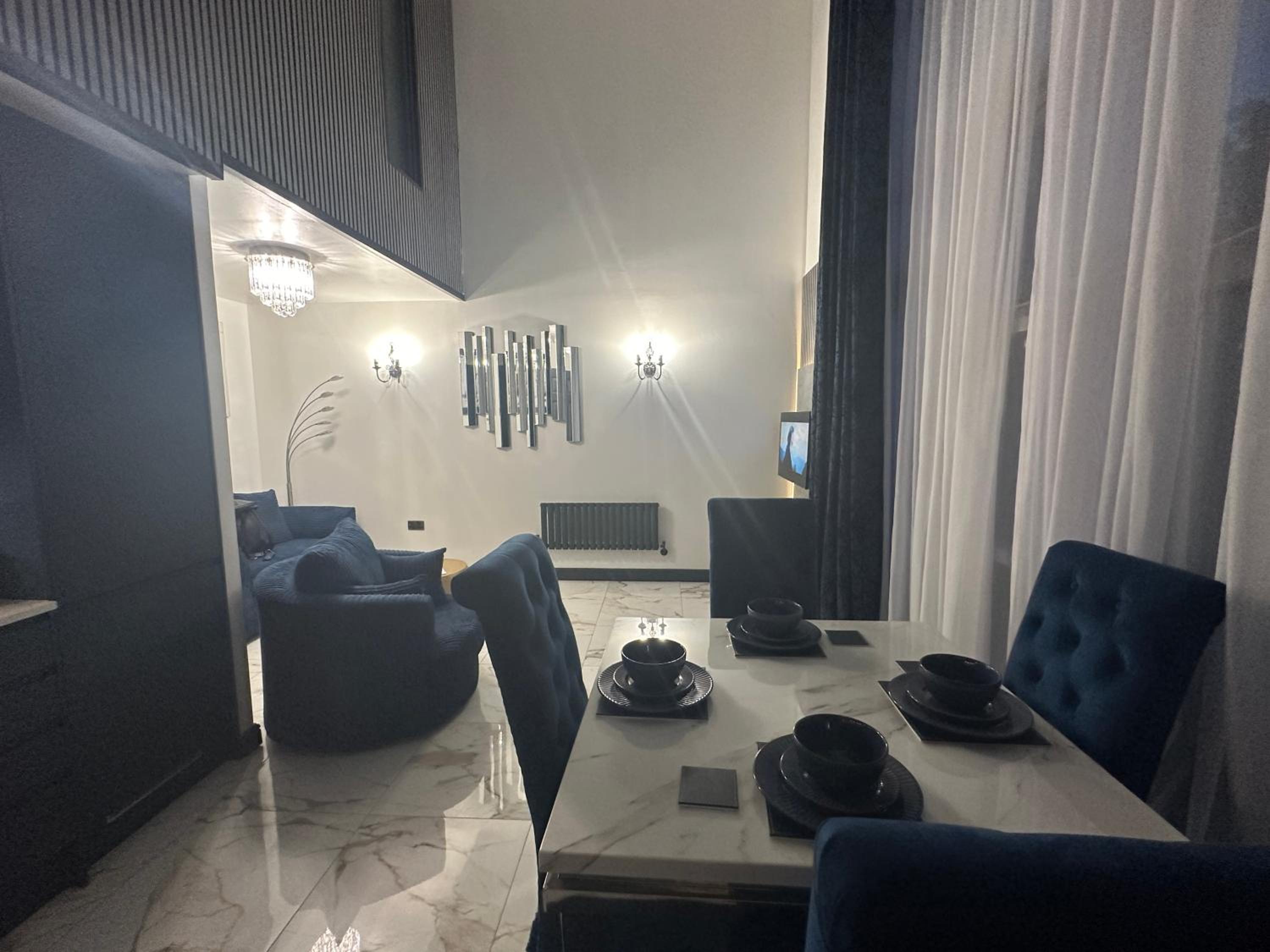 Two-Bedroom Apartment with Balcony photo 3