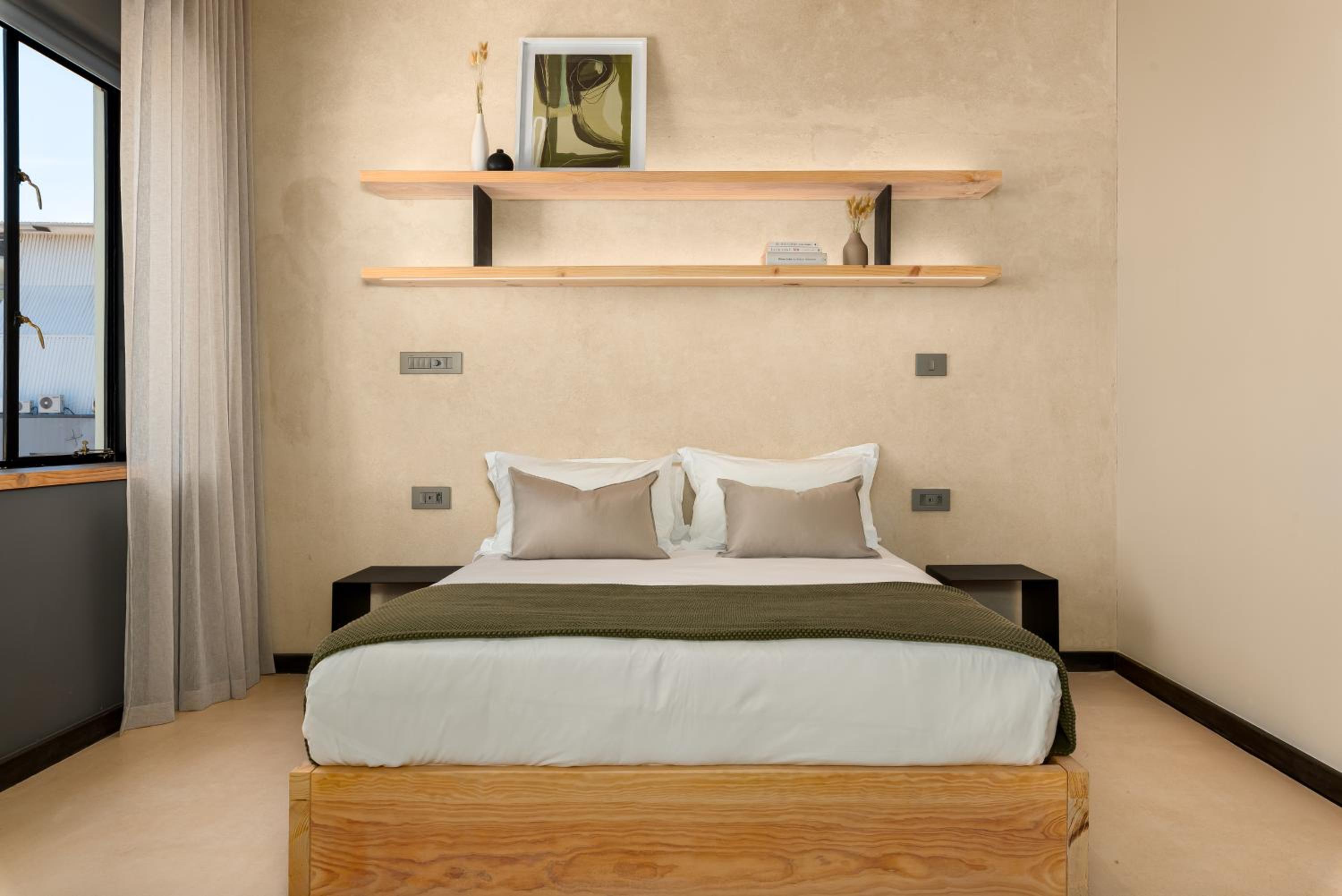 One-Bedroom Standard Apartment - Photo 3
