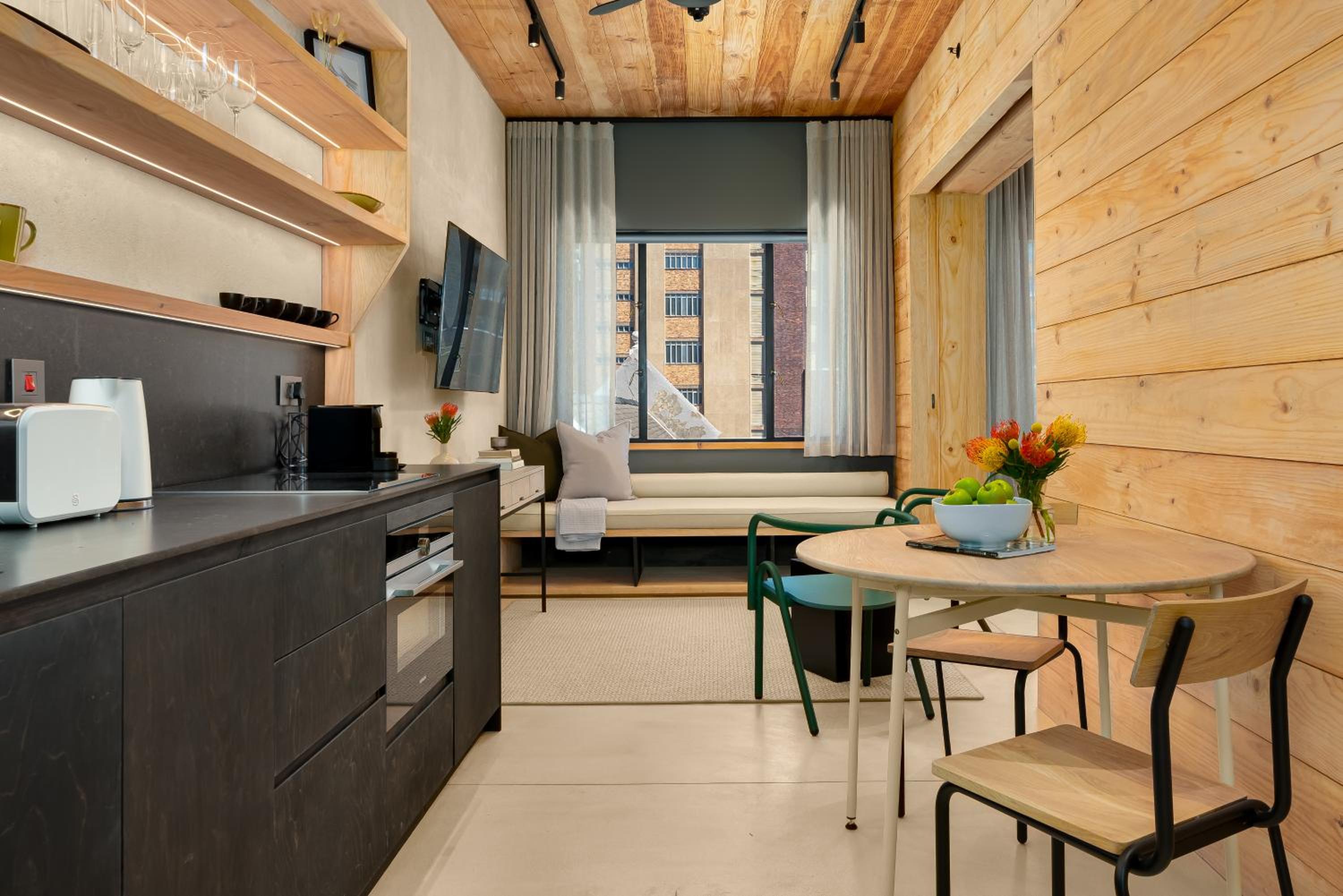 One-Bedroom Standard Apartment - Photo 5