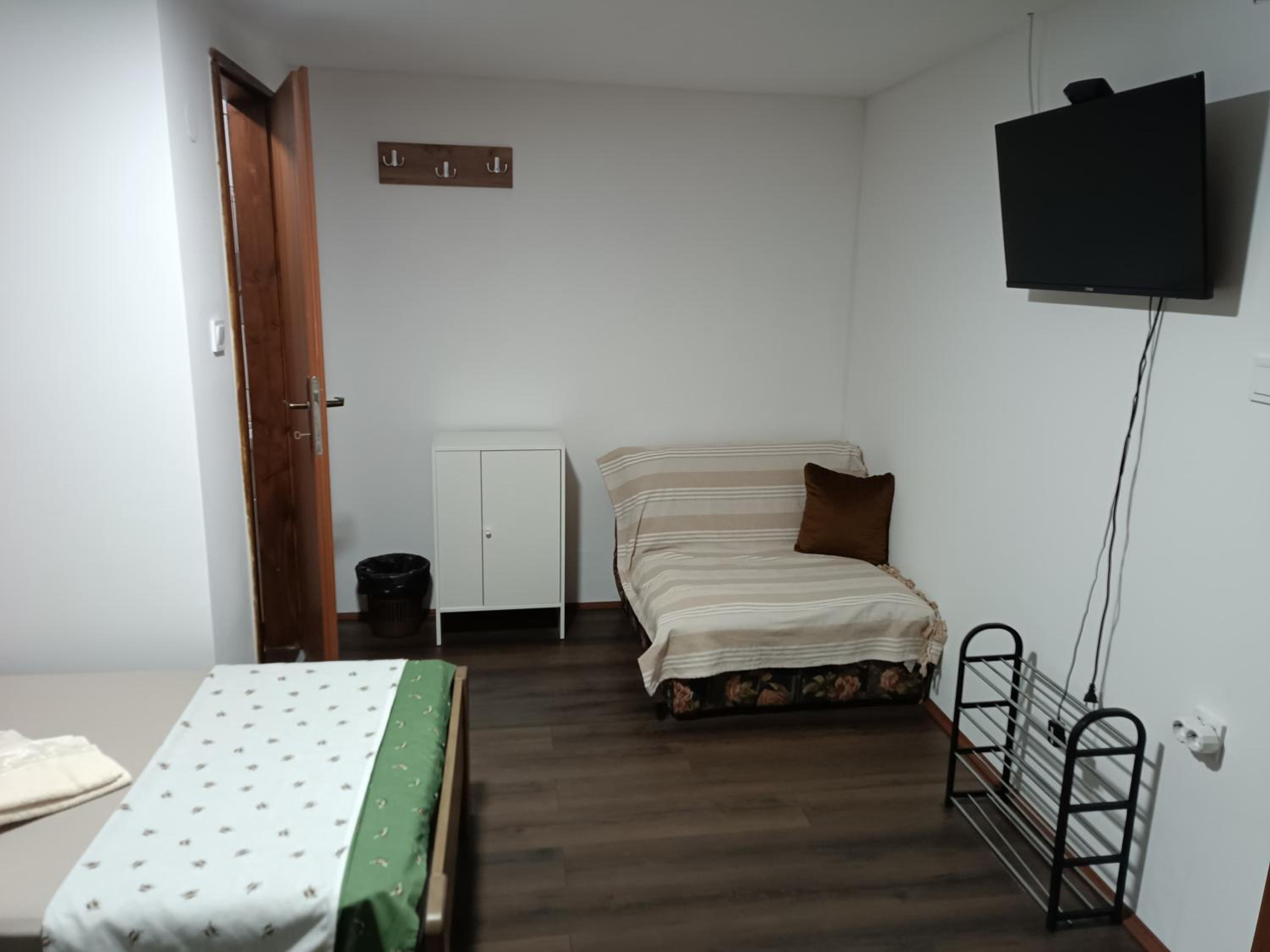 Twin Room with Private Bathroom photo 1