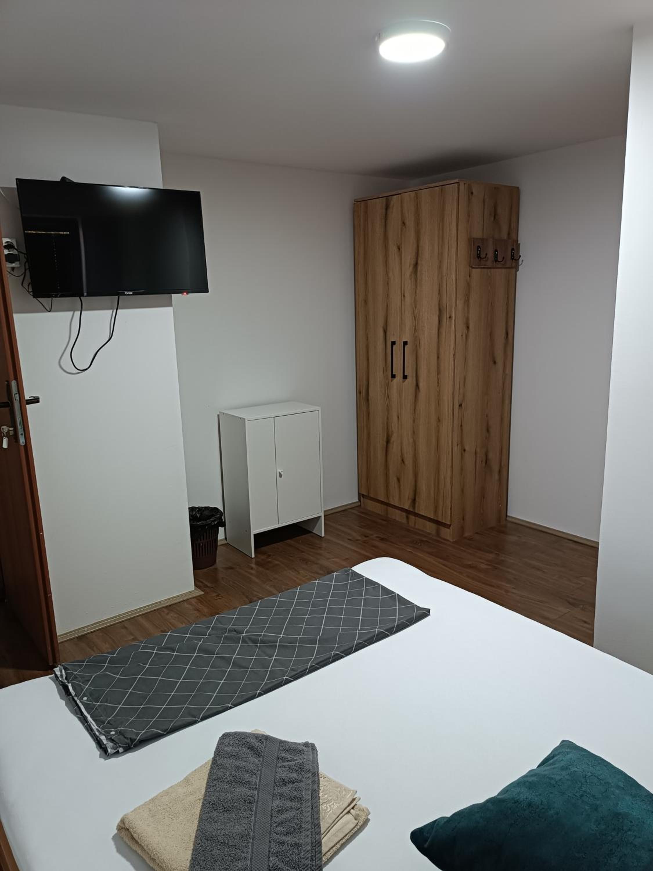 Single Room with Private Bathroom photo 1