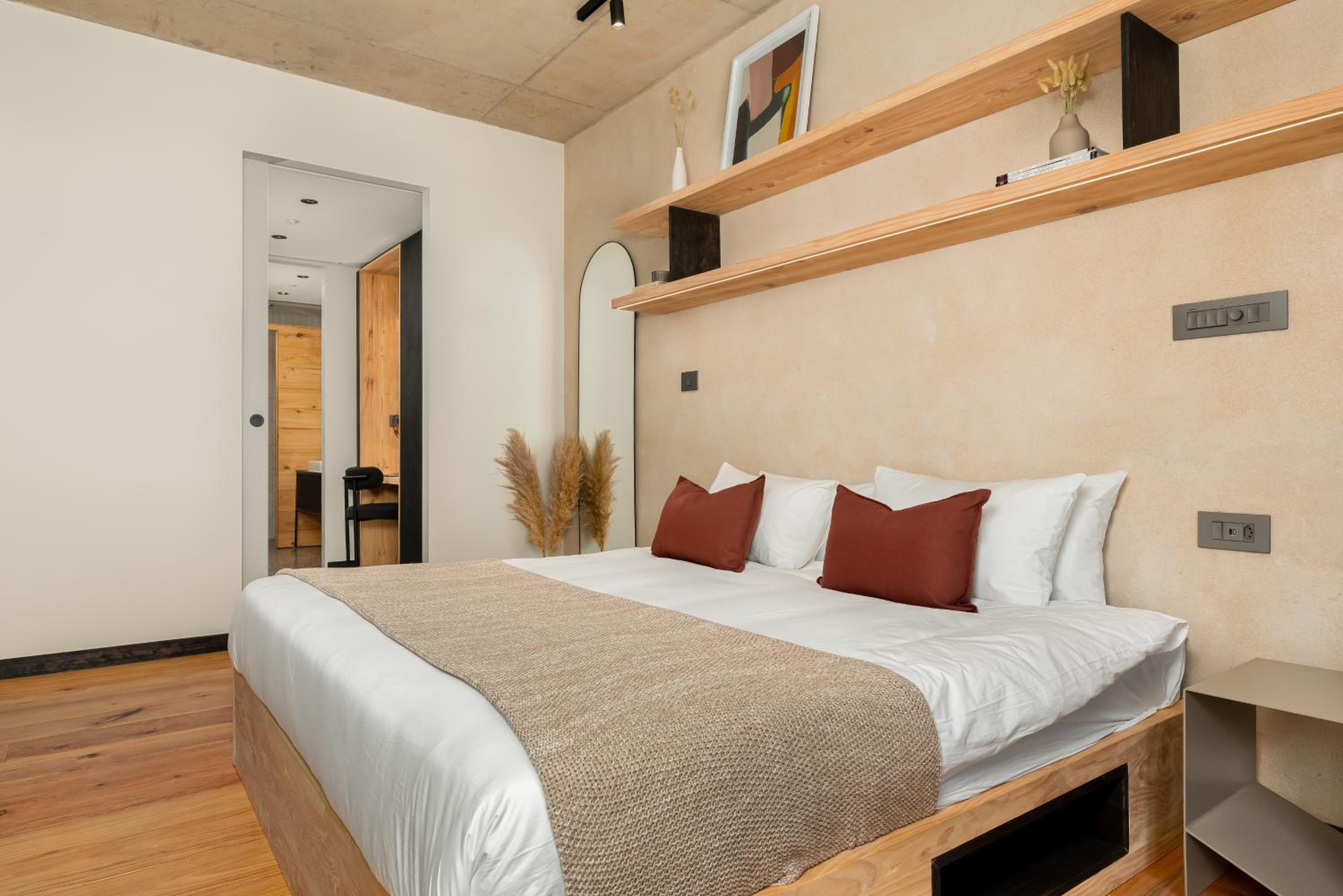 Two-Bedroom Apartment - Photo 2