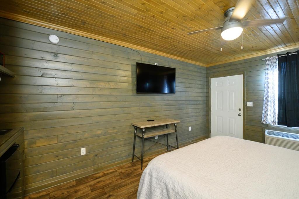 One-Bedroom Bungalow photo 2