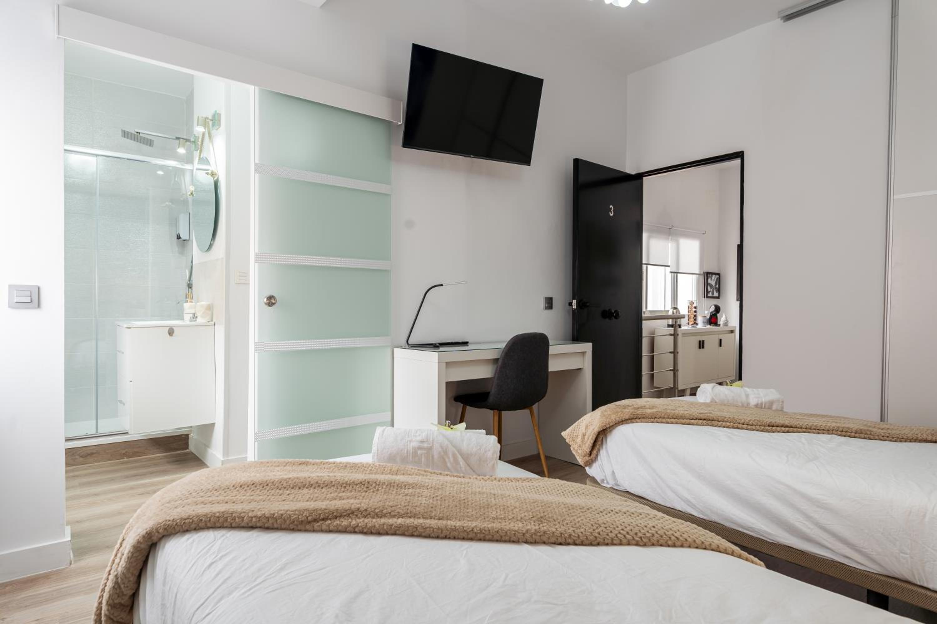 Habitación Doble con Baño Privado