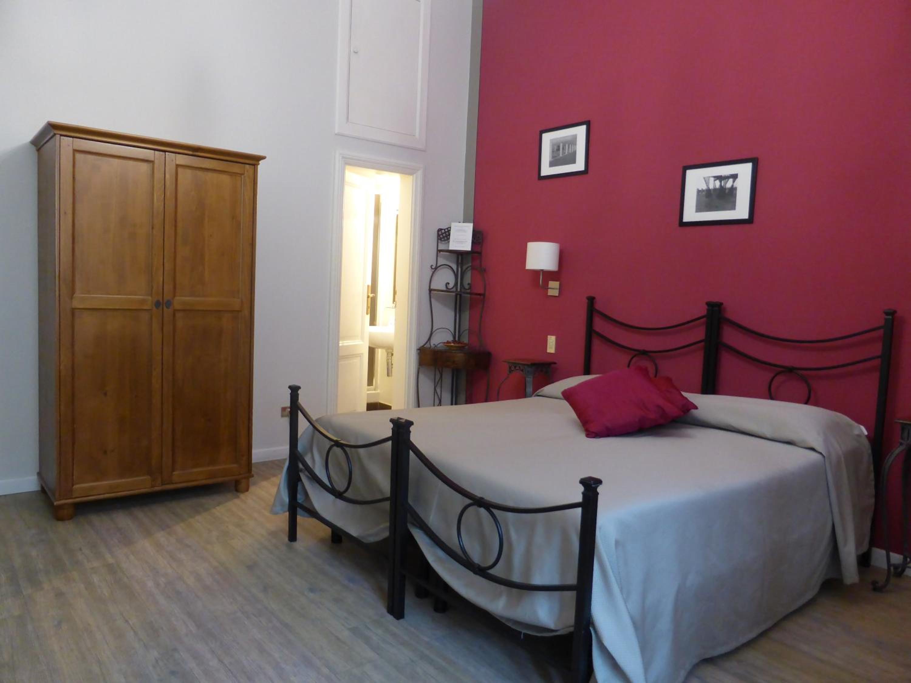 Triple Room with 3 Adults Occupancy (Non Smoking) photo 1