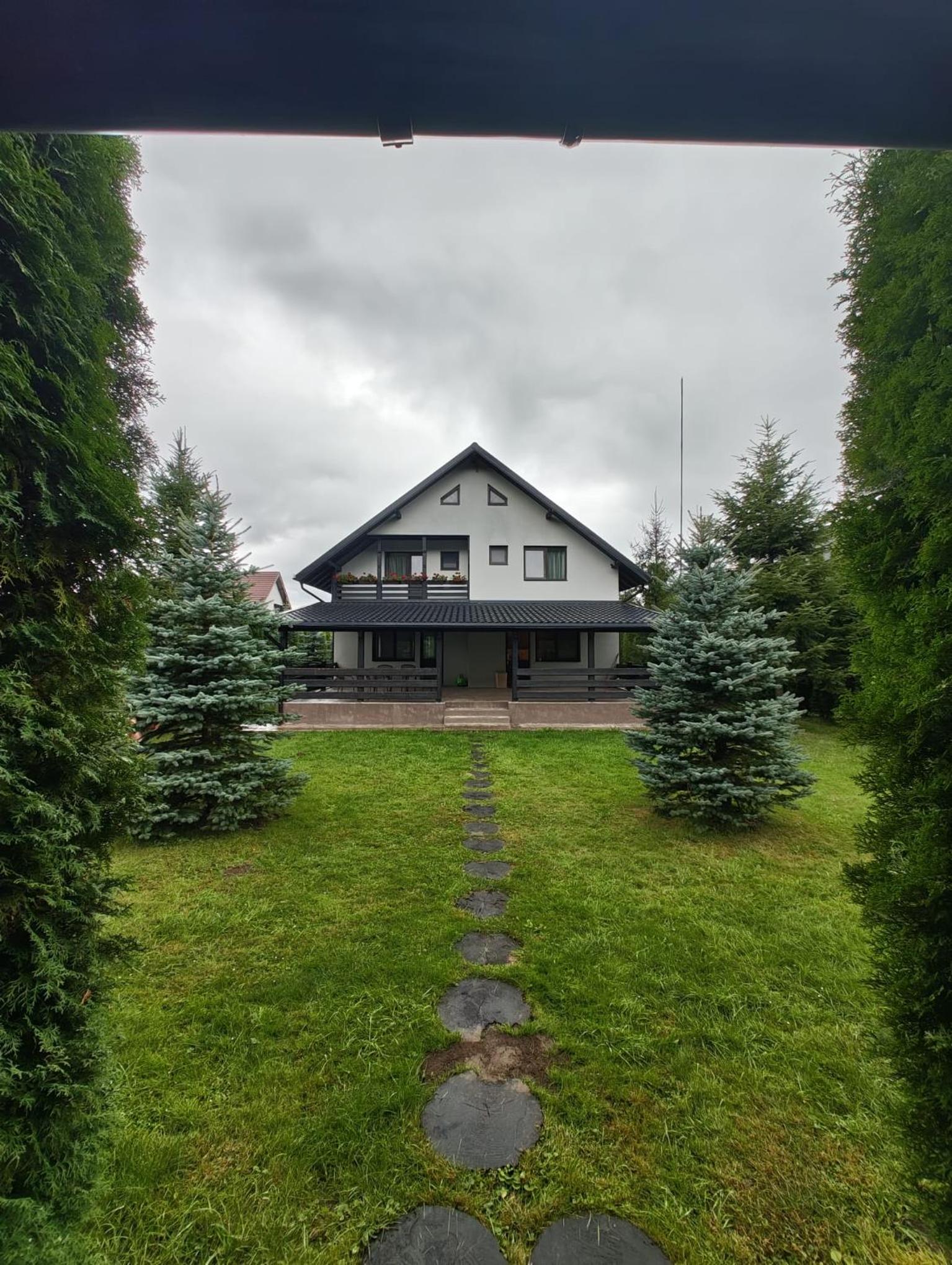Four-Bedroom House photo 3