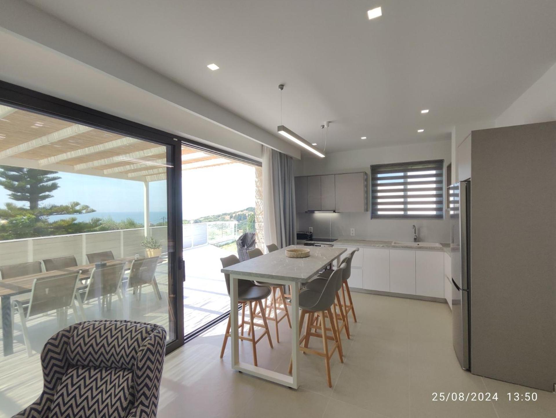 Three-Bedroom Villa photo 3