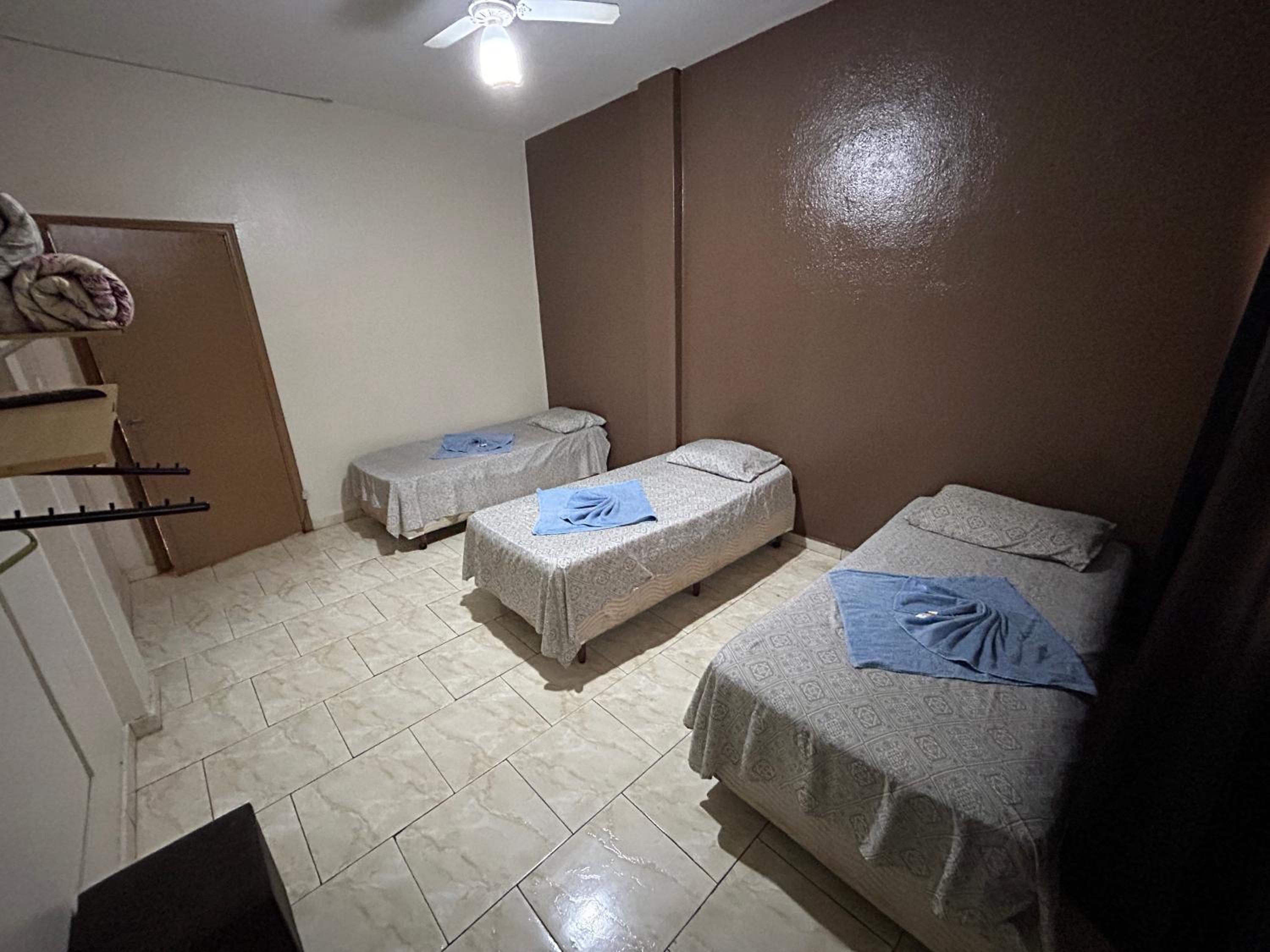 Economy Triple Room with Shared Bathroom photo 1