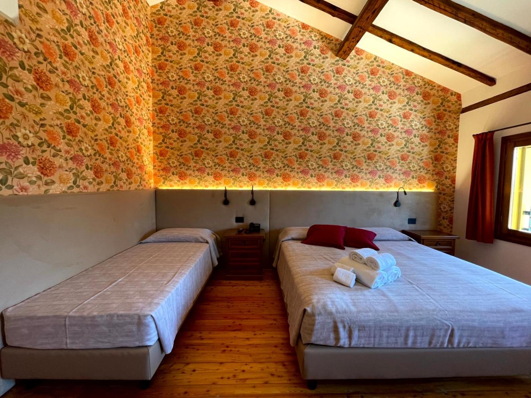 Triple Room with Private Bathroom photo 3