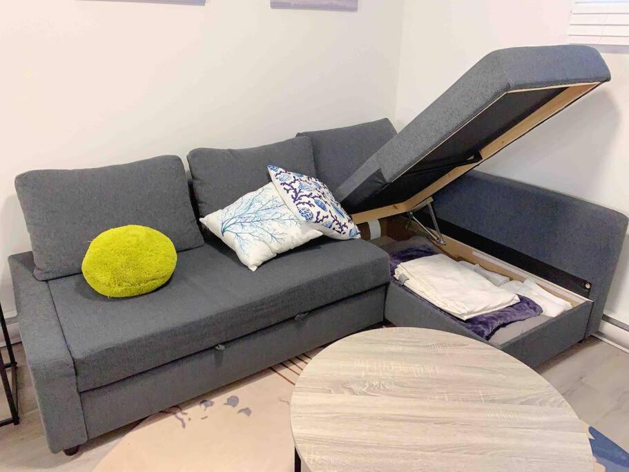 One-Bedroom Apartment photo 2