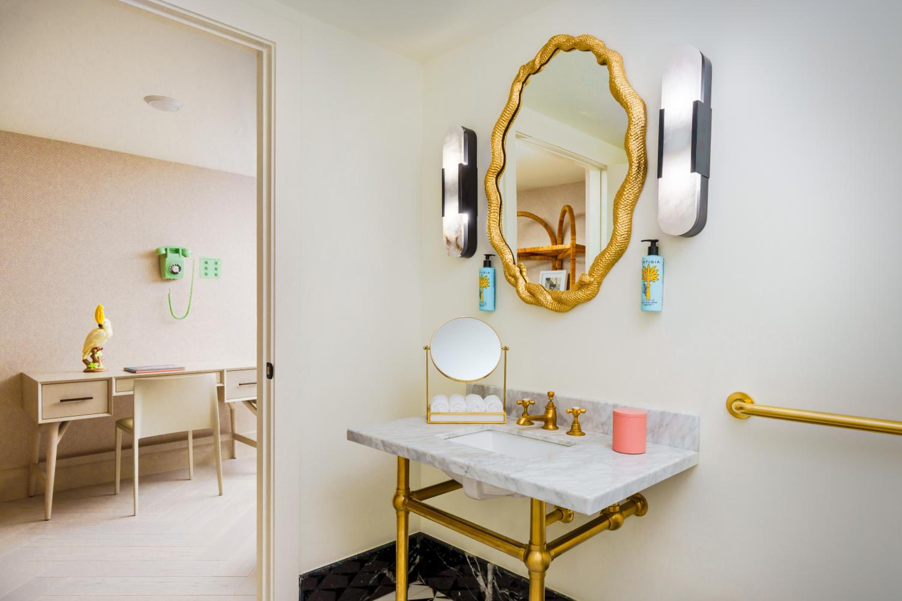 Arigato King Suite with Ocean View - Photo 22