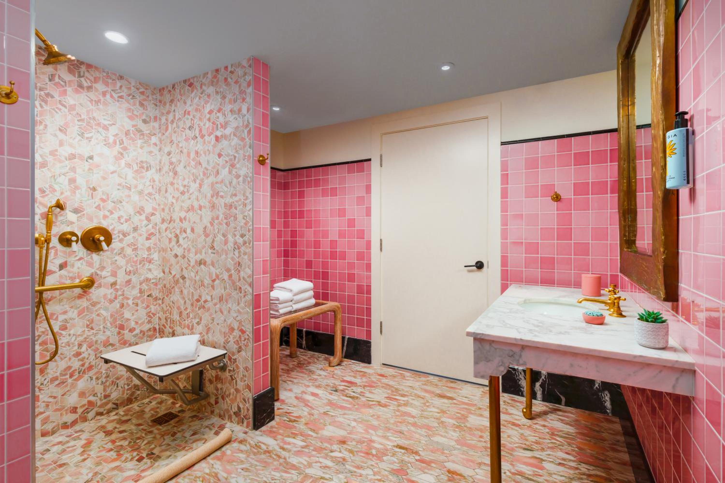 Arigato King Suite with Ocean View - Photo 17