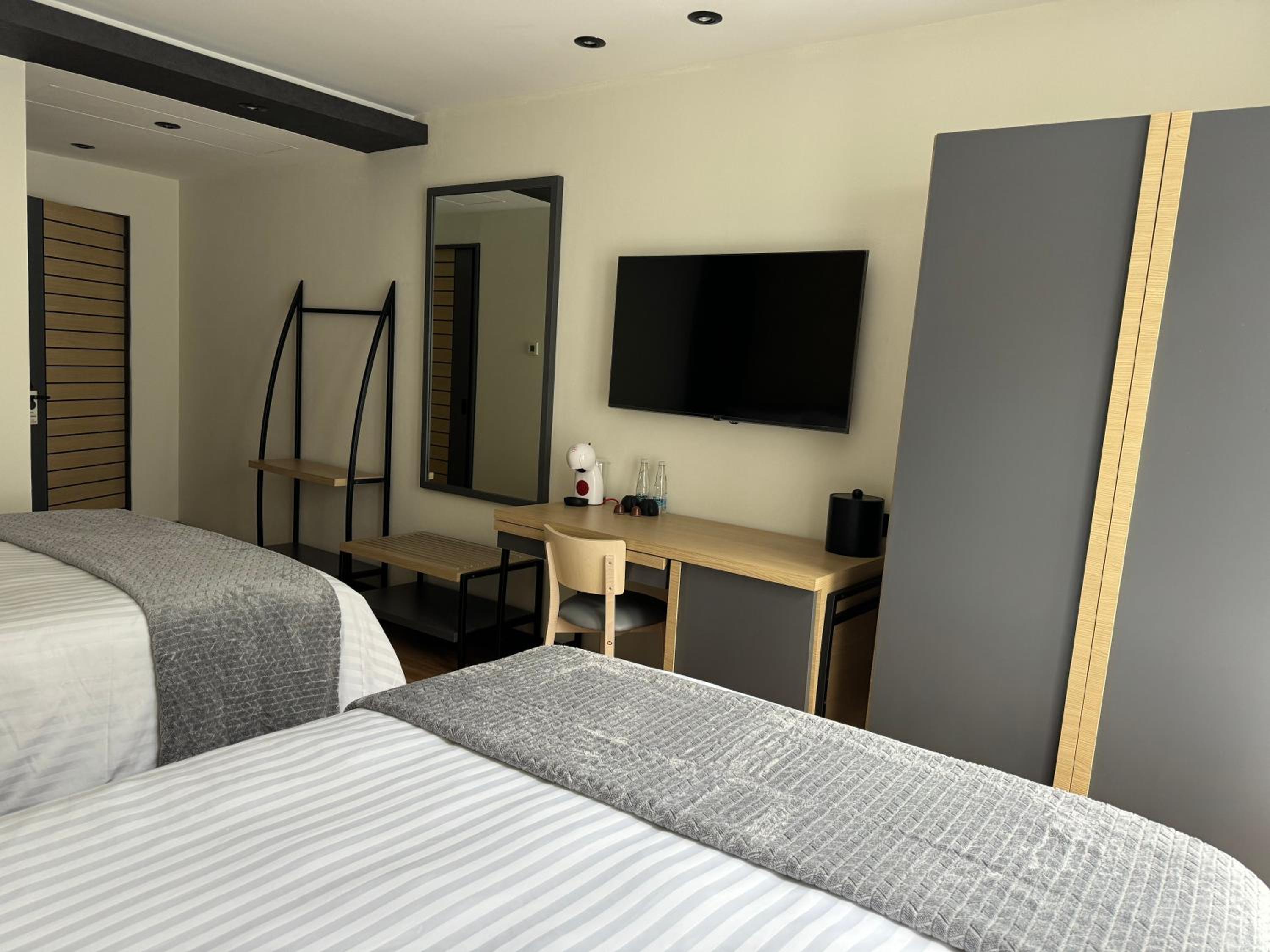 Deluxe Double Room - Photo 7