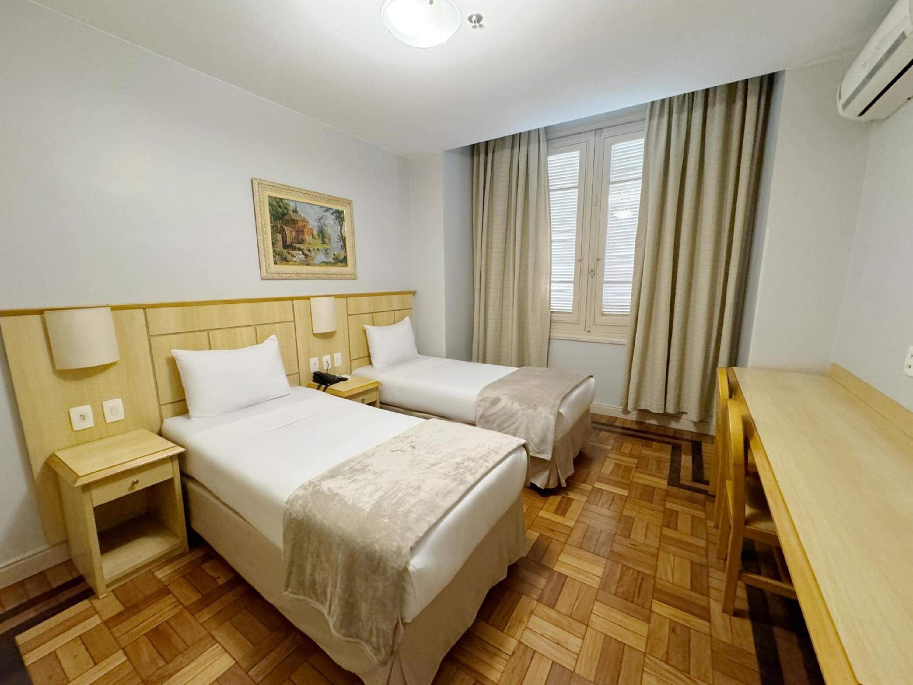 Standard Twin Room - Photo 1