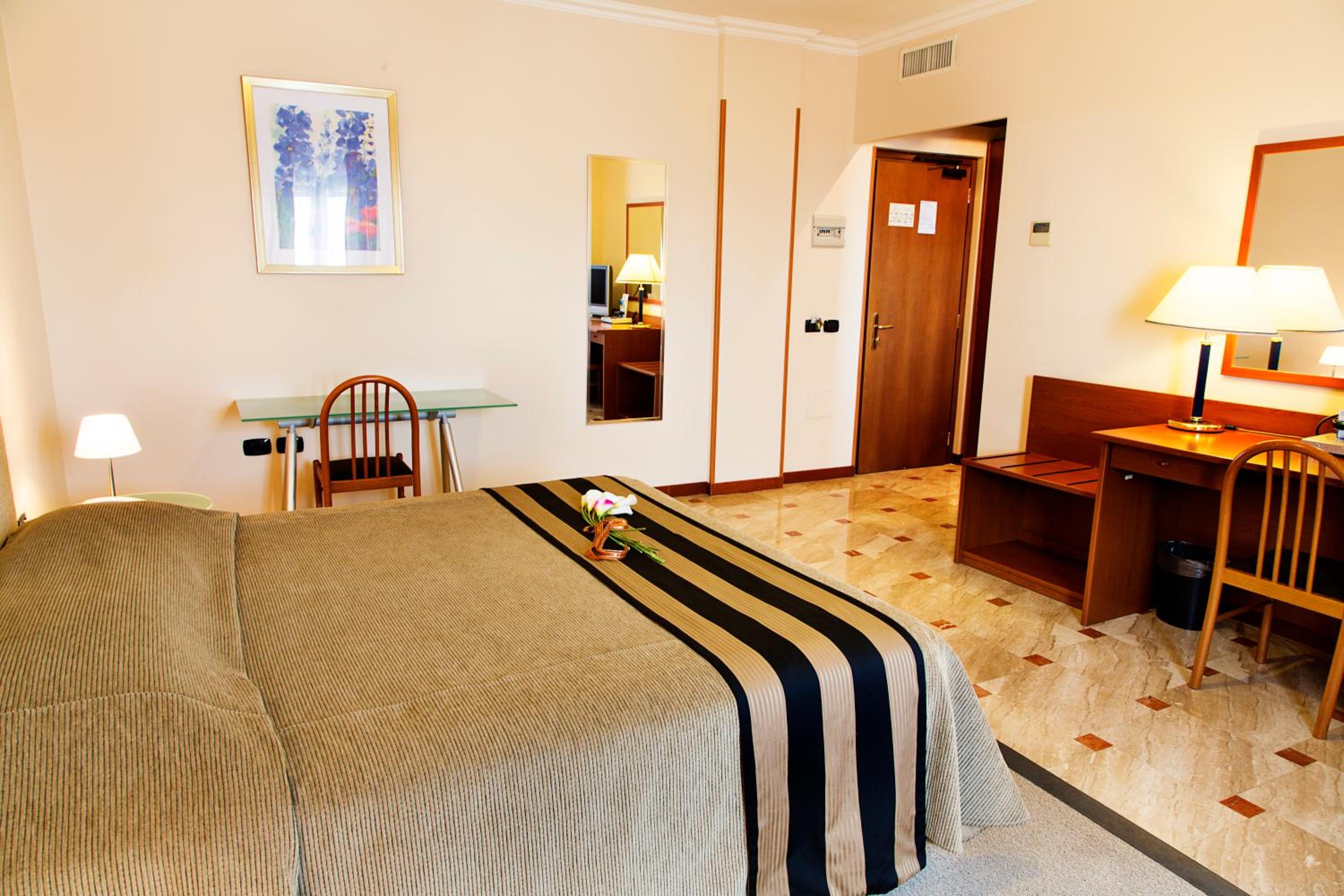Single Room photo 2