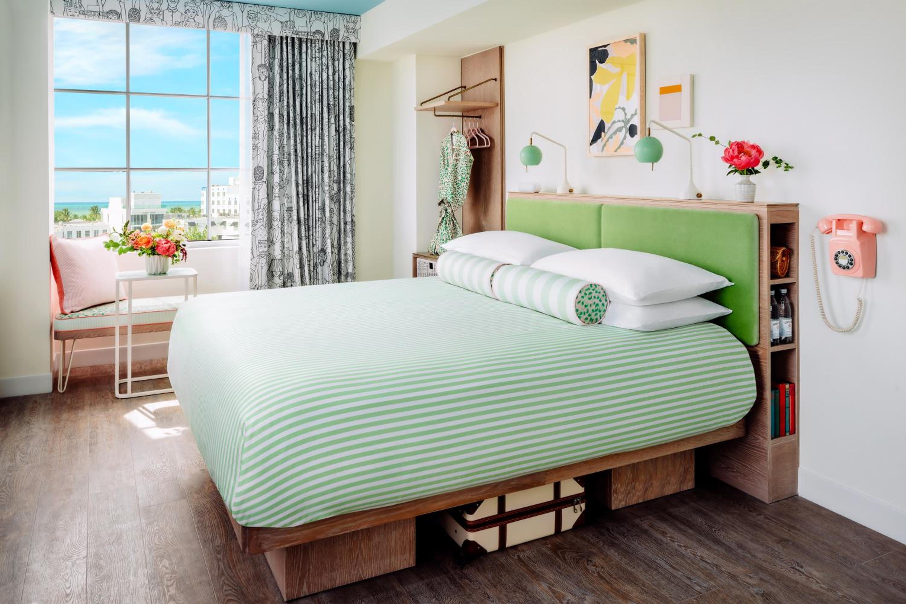 Standard King Room - Photo 1