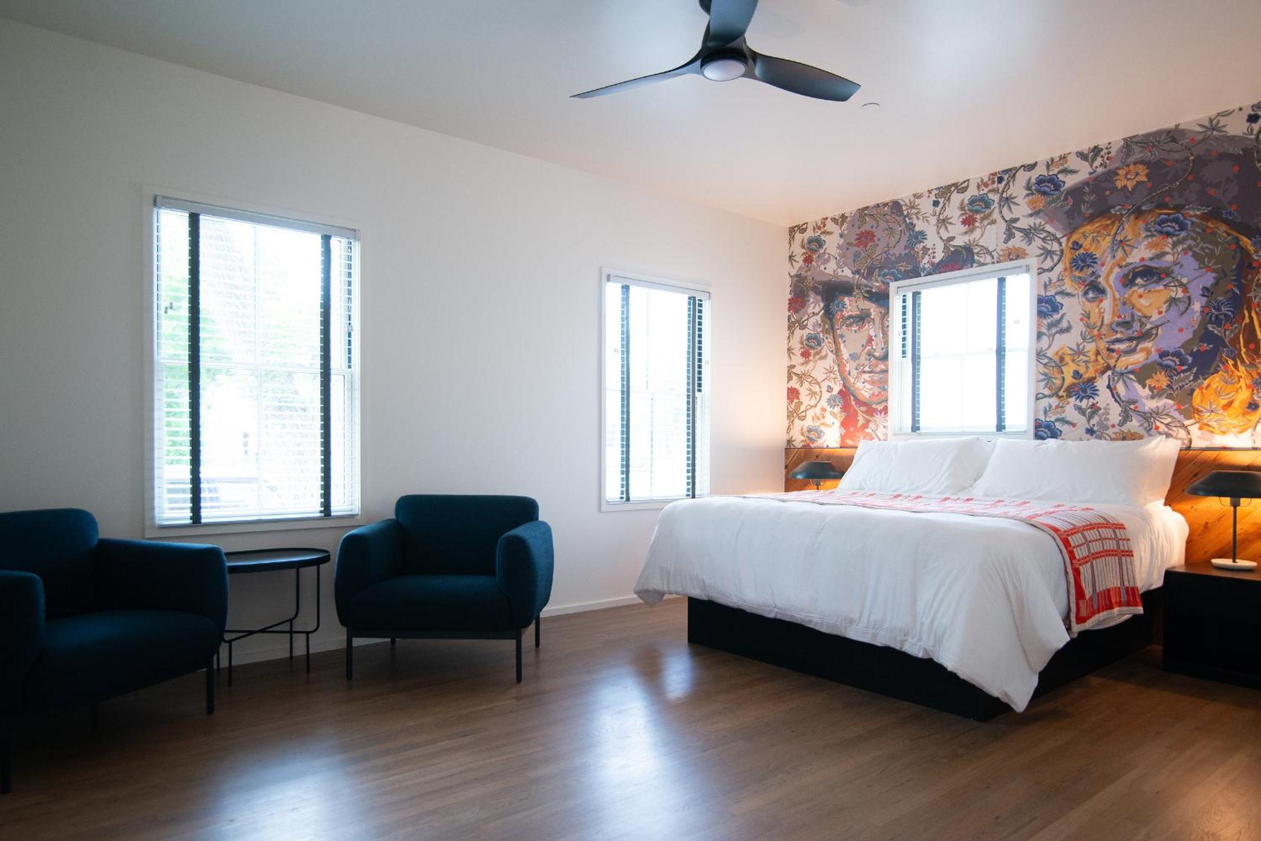 Deluxe King Room photo 3