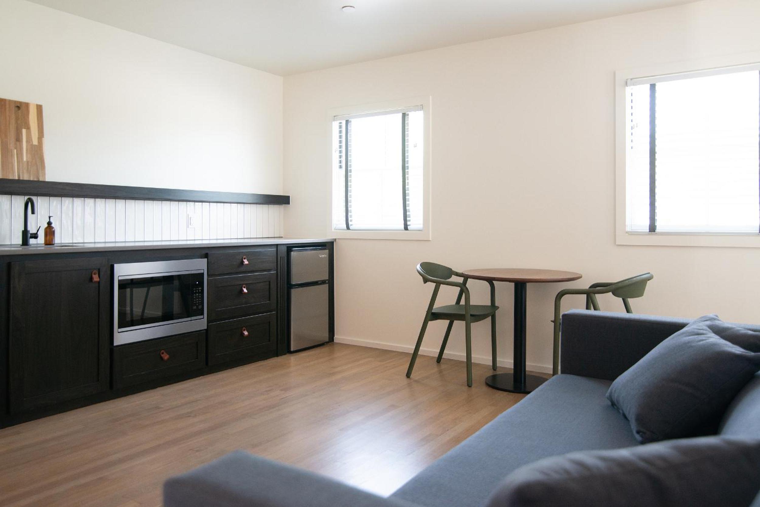 Deluxe King Suite photo 2