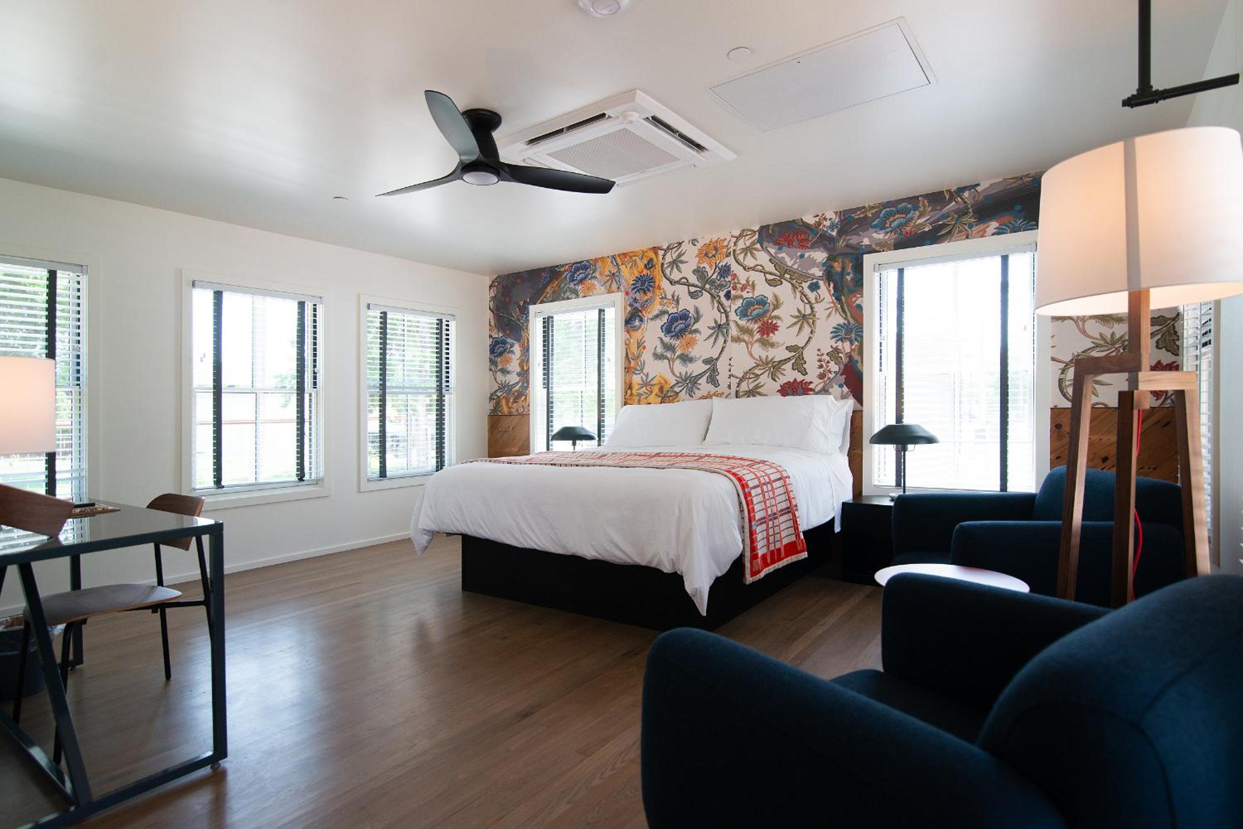 Superior King Room photo 2