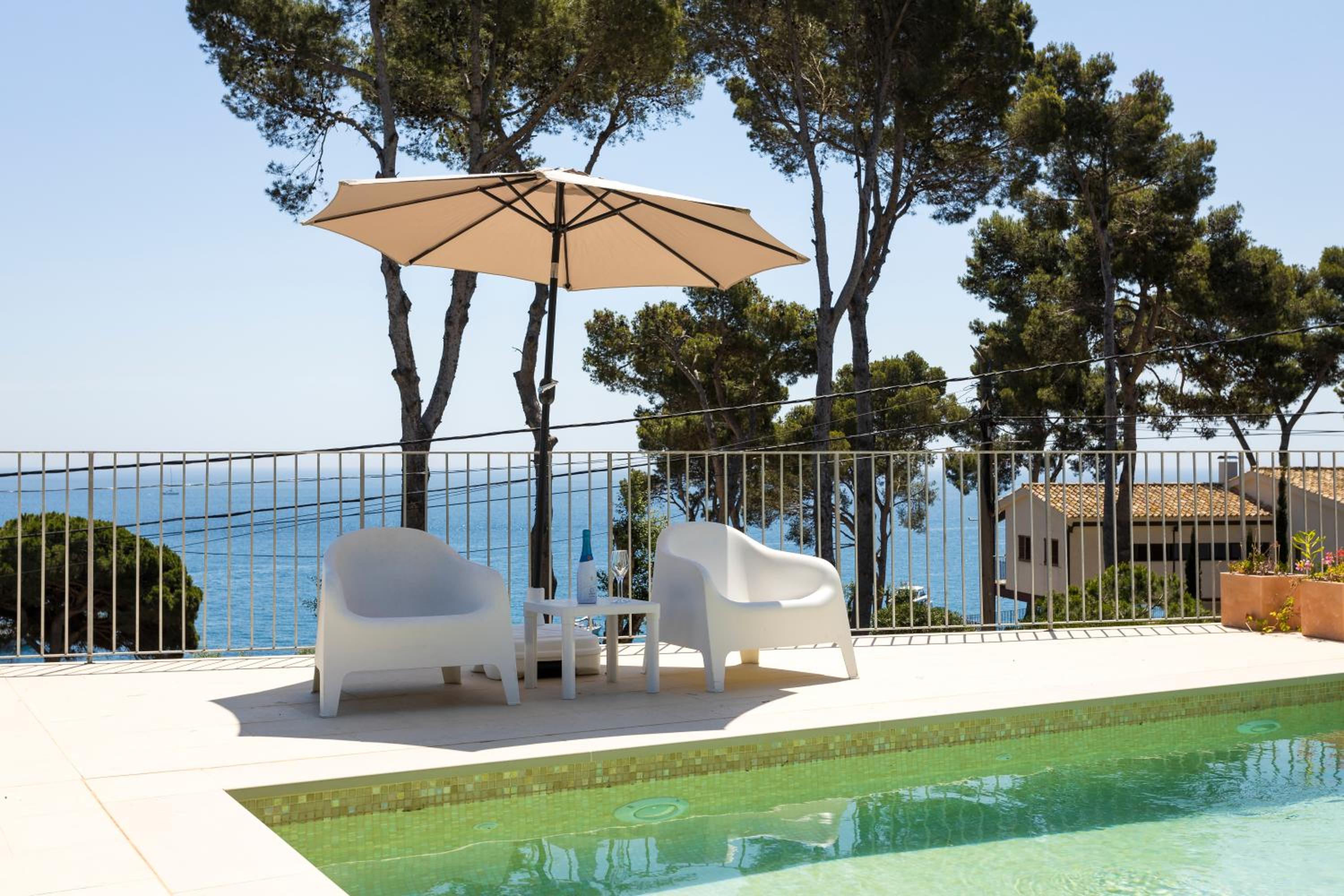 Villa - Beach Front photo 2