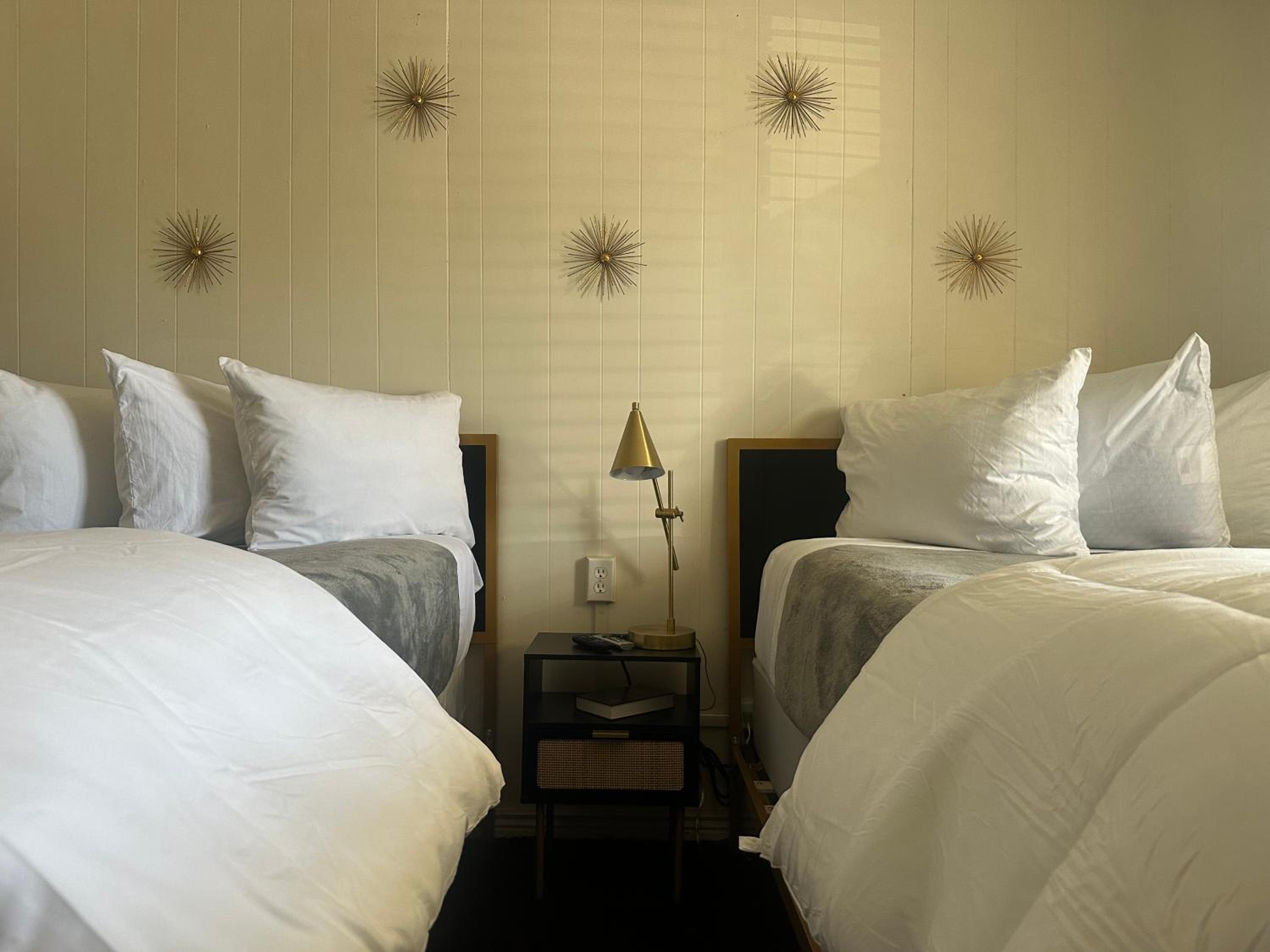 Deluxe Double Room with Bath photo 1