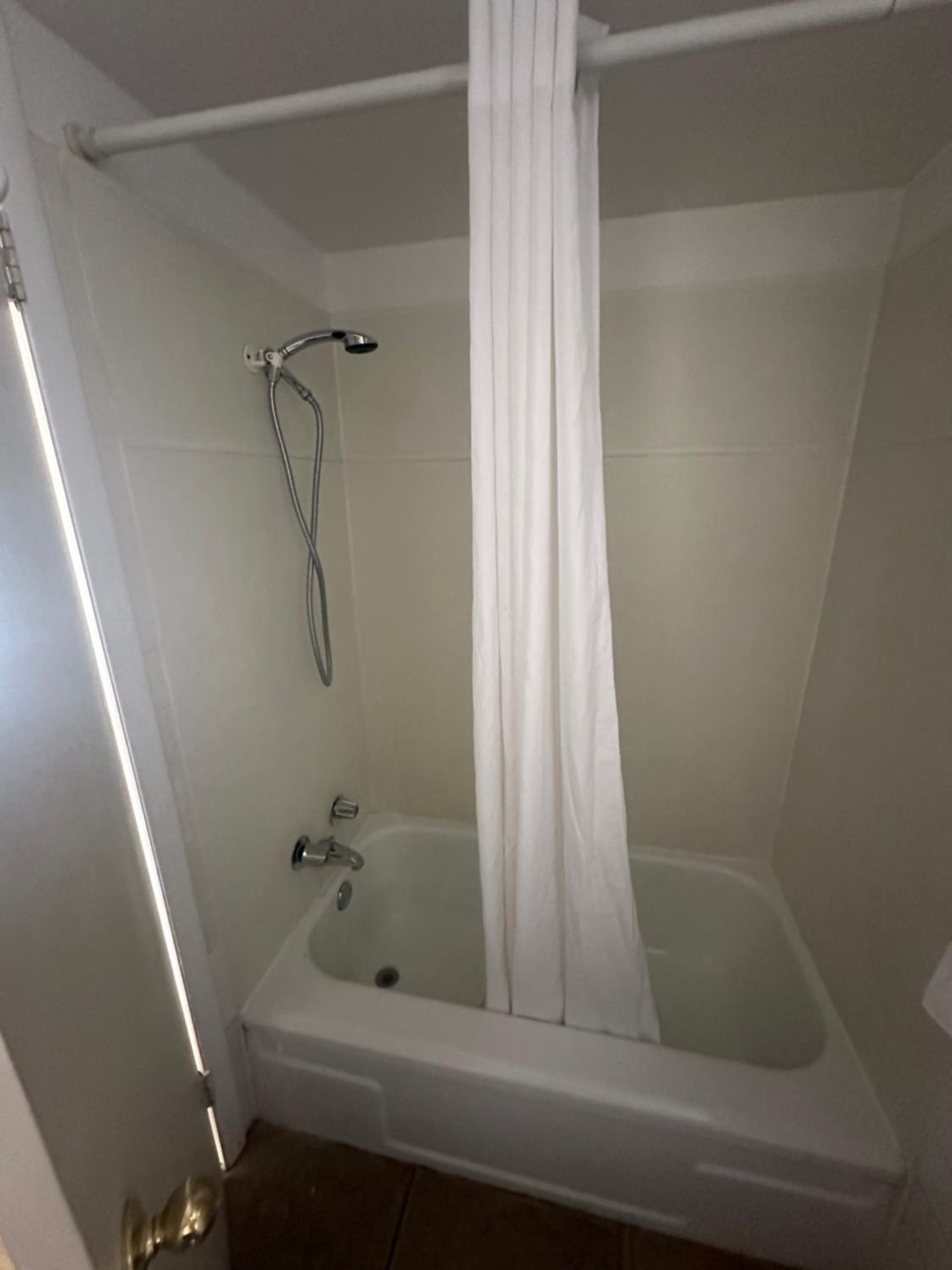 Deluxe Double Room with Bath photo 2