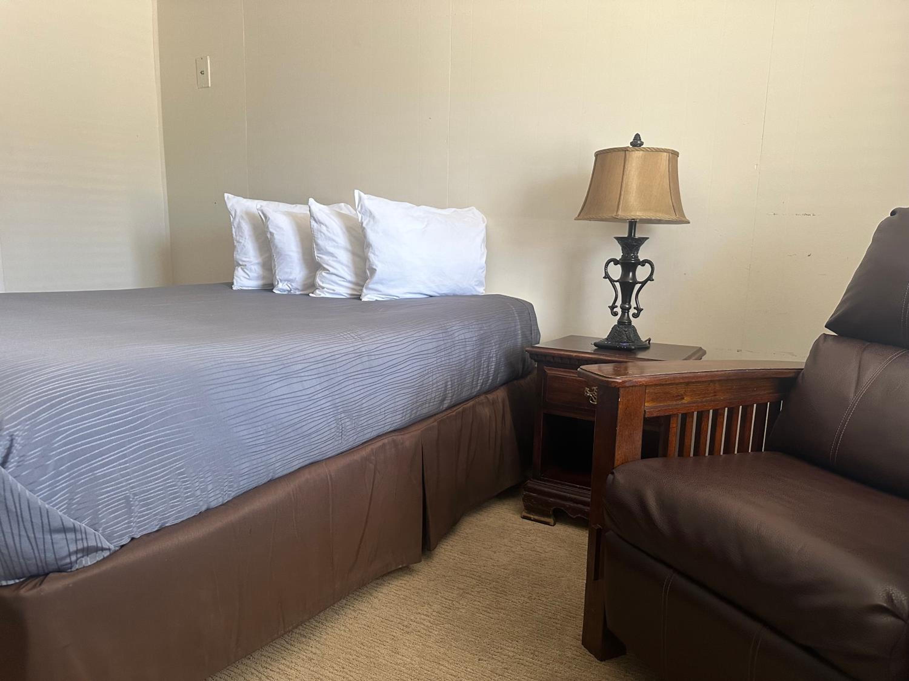 Queen Room photo 1