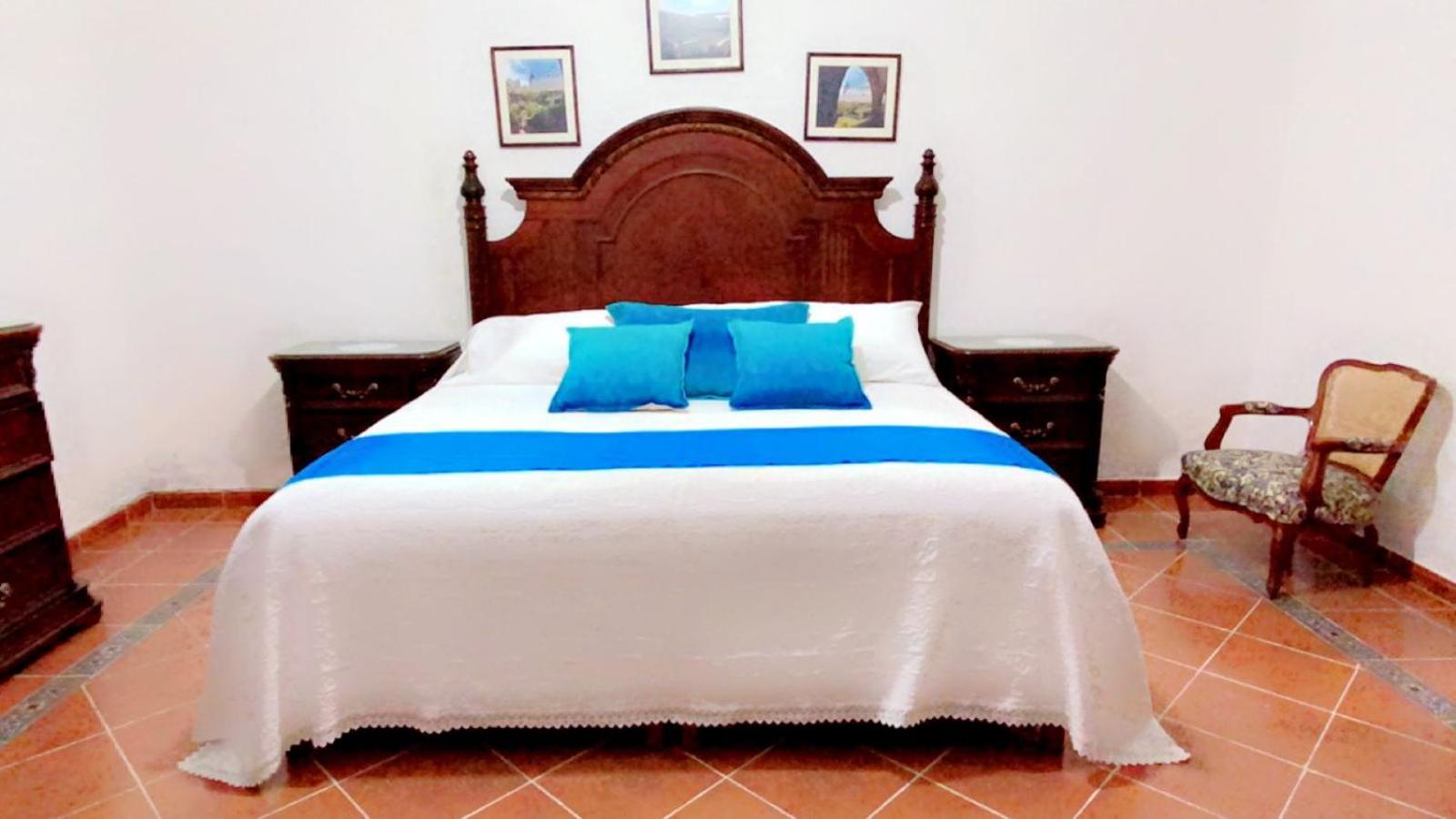 Deluxe King Room photo 3