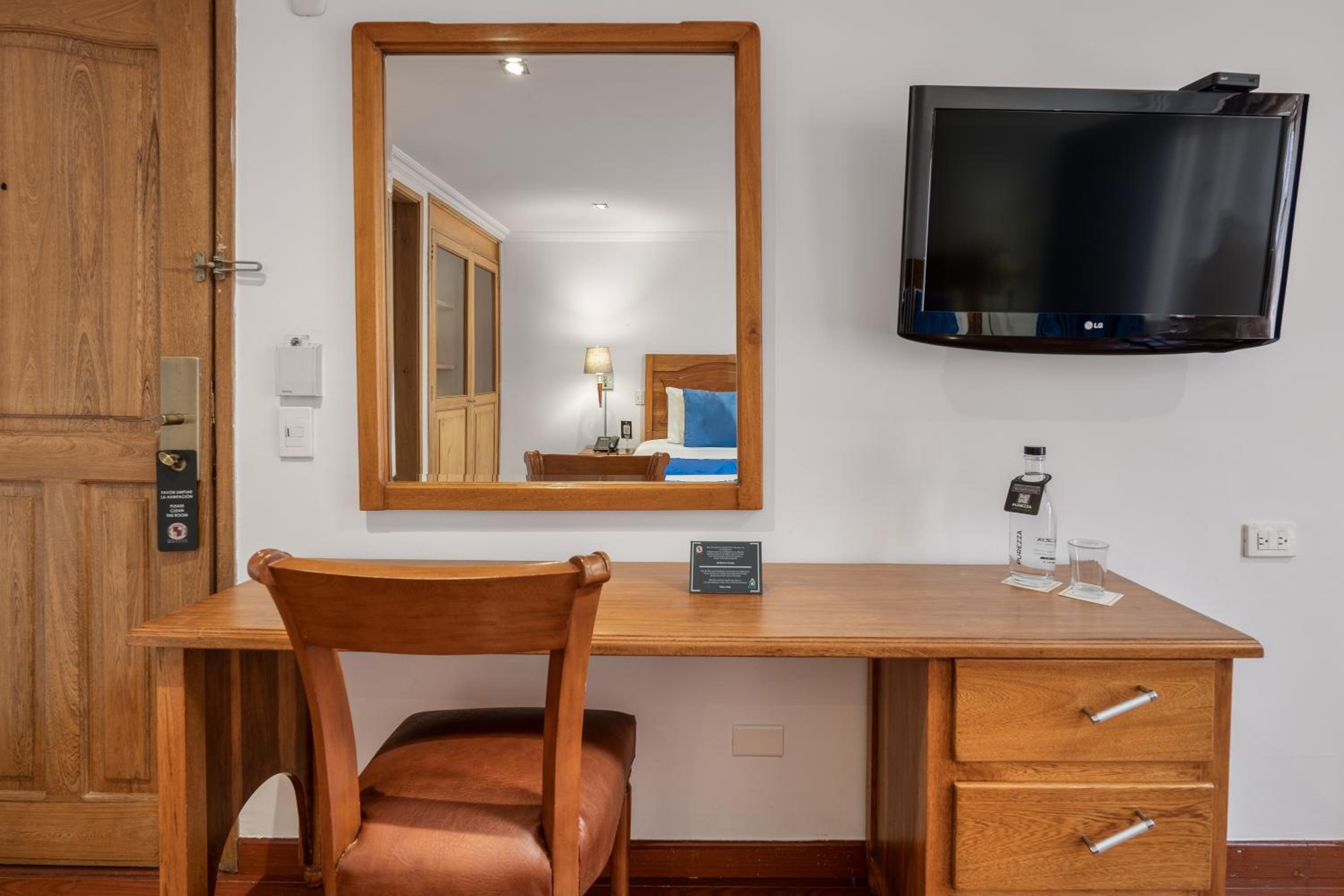 Twin Room - Photo 10