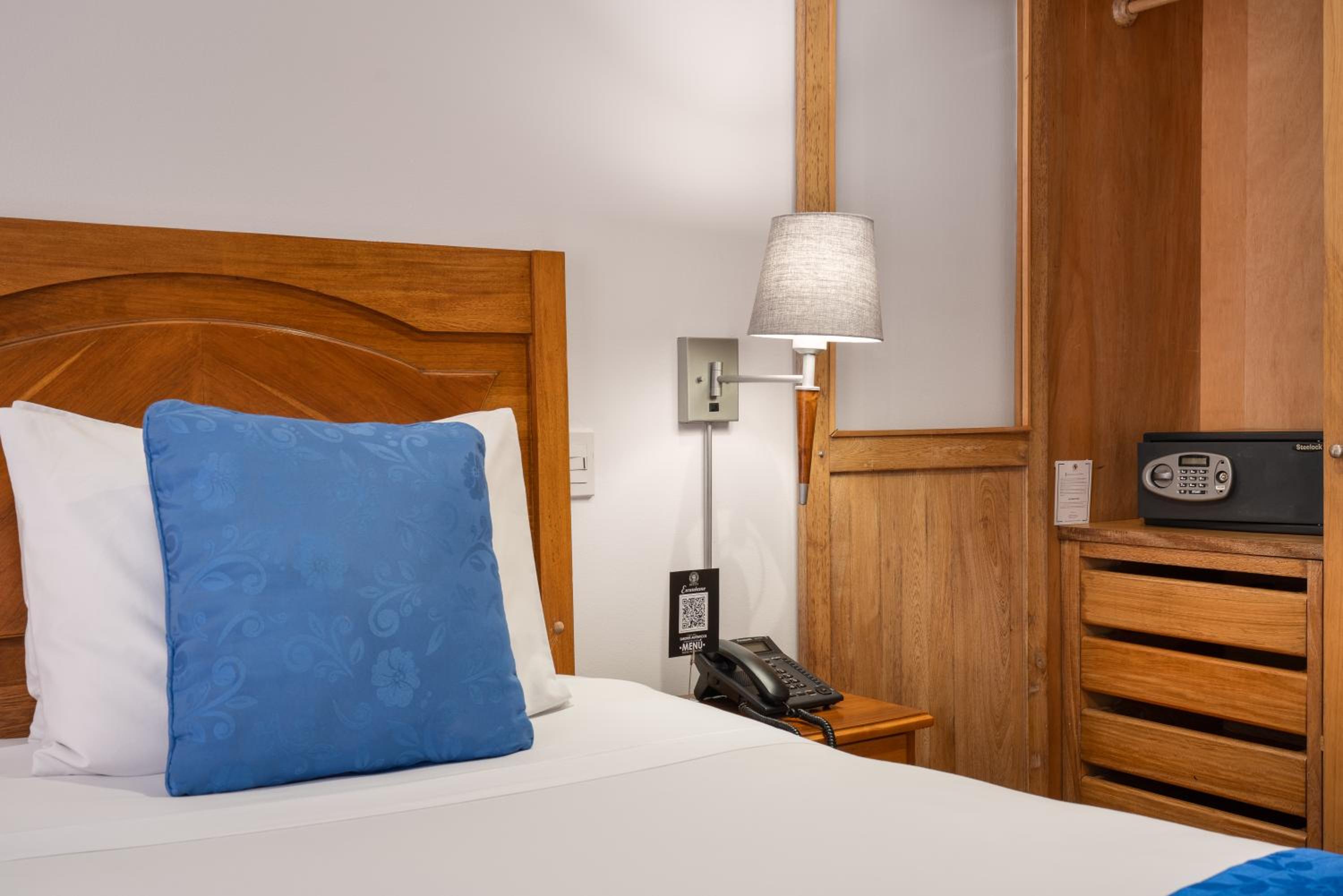Twin Room - Photo 3