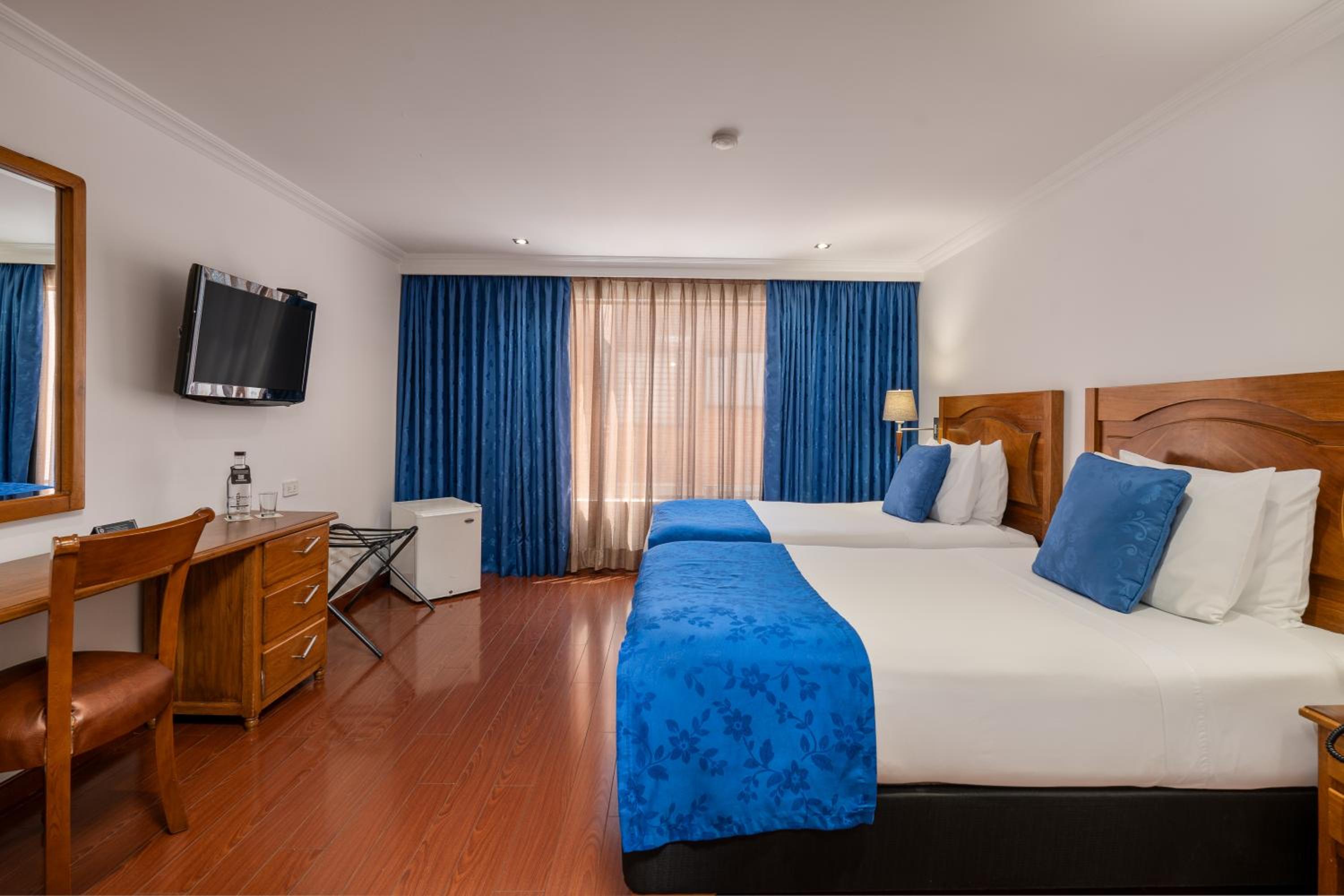 Twin Room - Photo 2