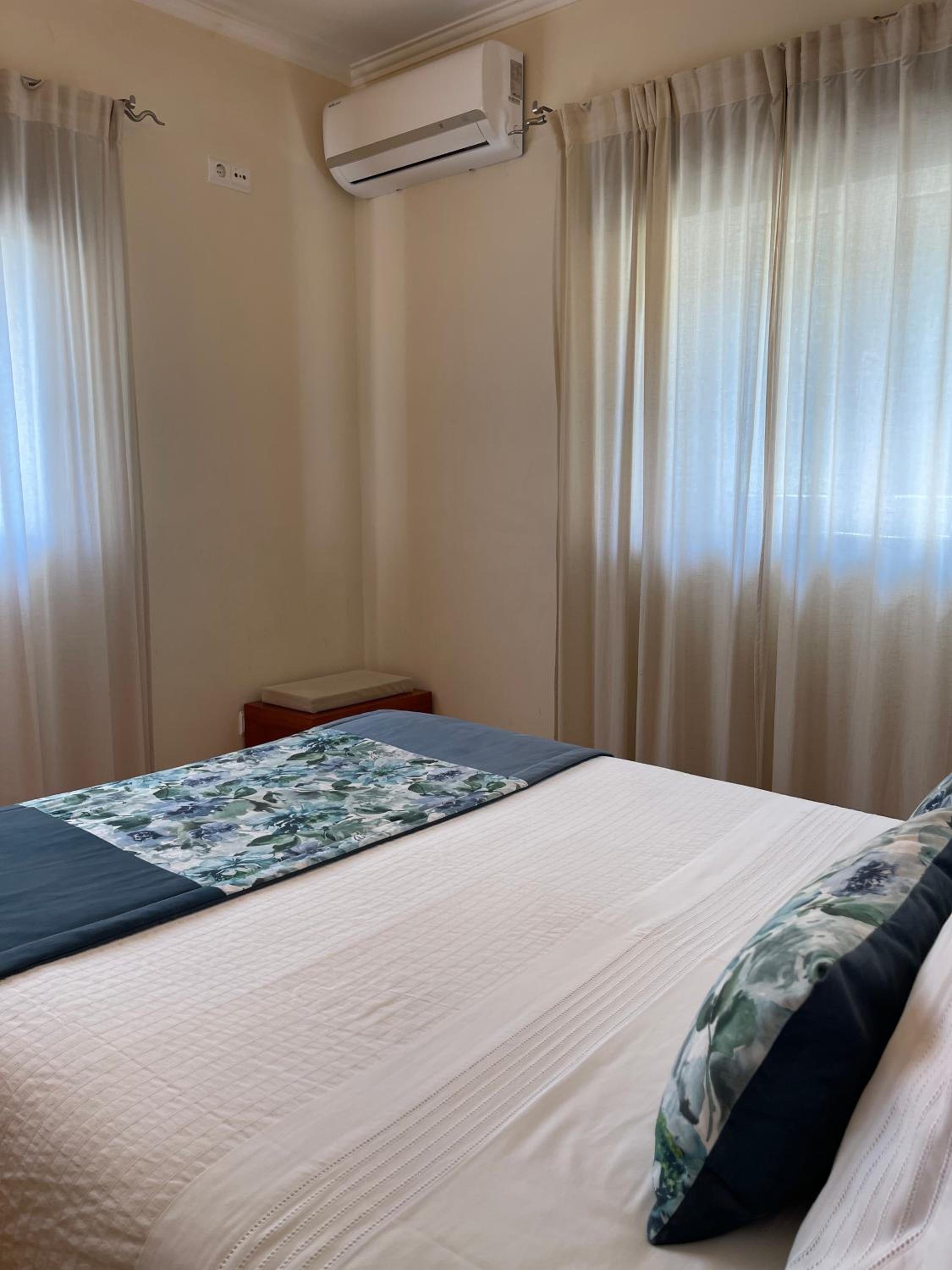 Suite - Photo 1