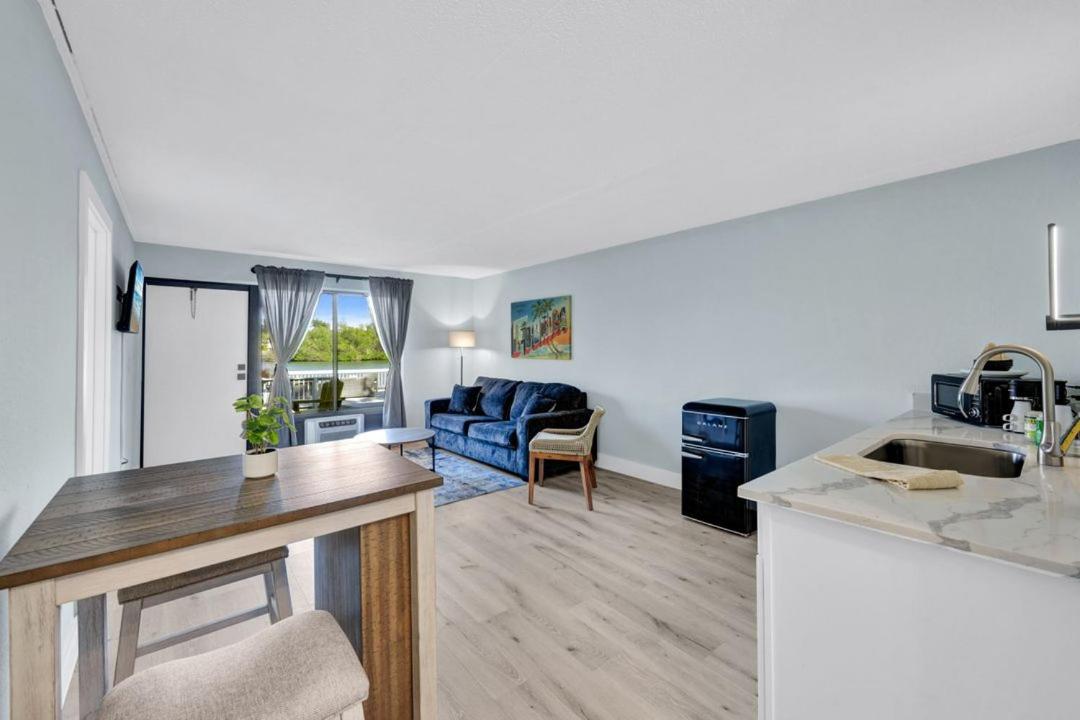 One-Bedroom Apartment With Bay View photo 1