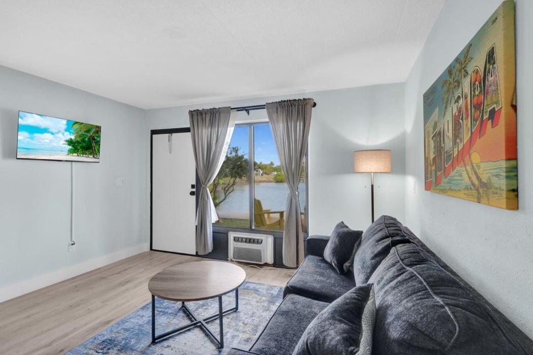 One-Bedroom Apartment With Bay View photo 1