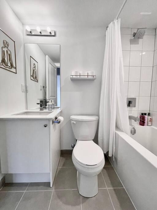 Three-Bedroom House photo 2