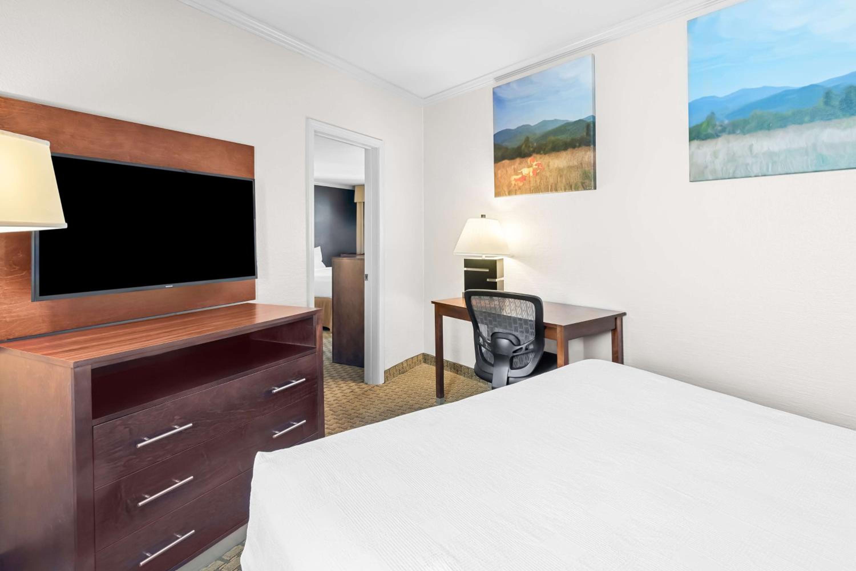 Queen Room photo 1