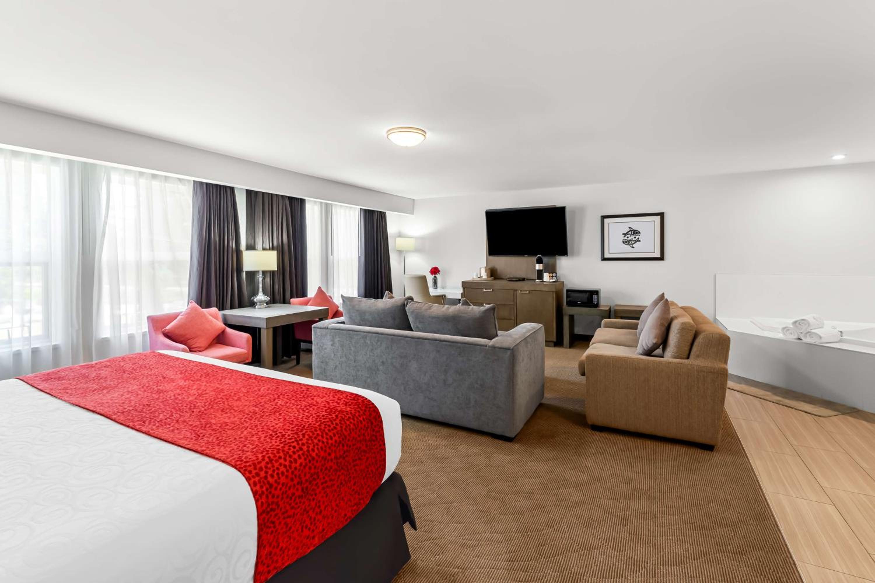Large King Room with Spa Bath - Non-Smoking photo 1